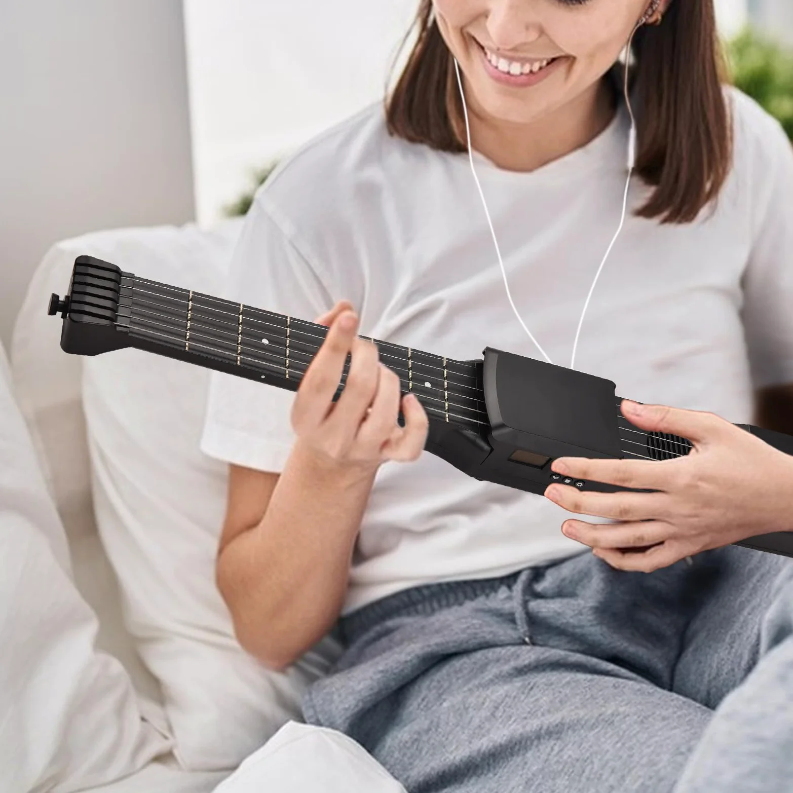 Chitarra Intelligente a 7 Tasti, Chitarra Elettrica da Viaggio Portatile con Sintonizzatore Digitale Metronomo Display LCD AI, per Principianti Pratica Professionale Performance