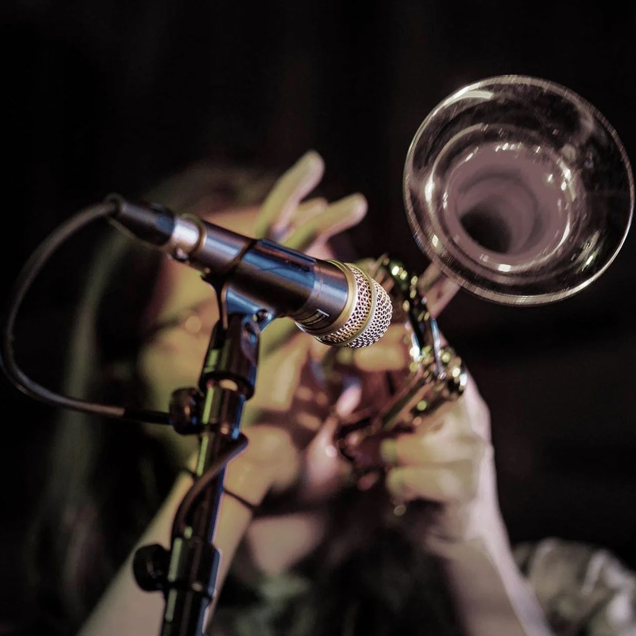 Shure BETA 57A Strumento Microfono - MIC Supercardioid Dynamic per applicazioni vocali e strumentali con elemento di neodimio ad alta uscita