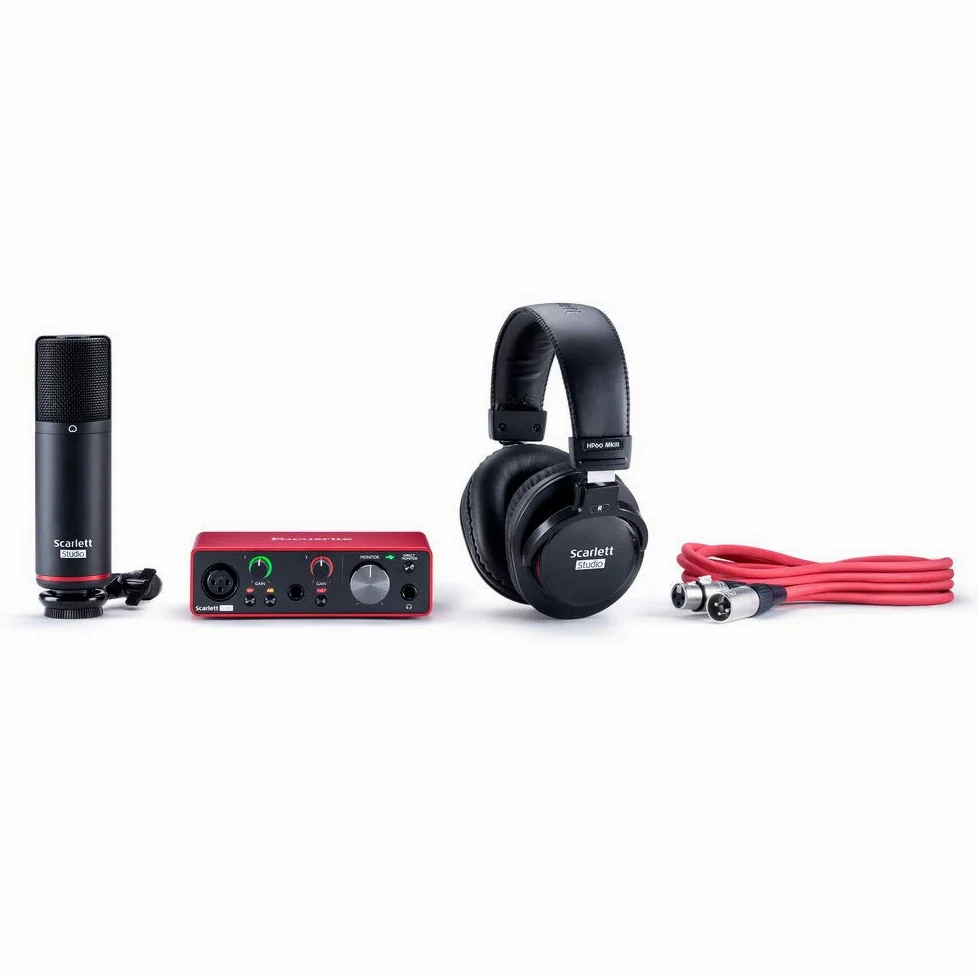 Focusrite Scarlett Solo Studio (terza Generazione), pacchetto Interfaccia Audio USB - Per Chitarristi, Cantanti E Produttori, Con Microfono A Condensazione E Cuffie, Per Registrare