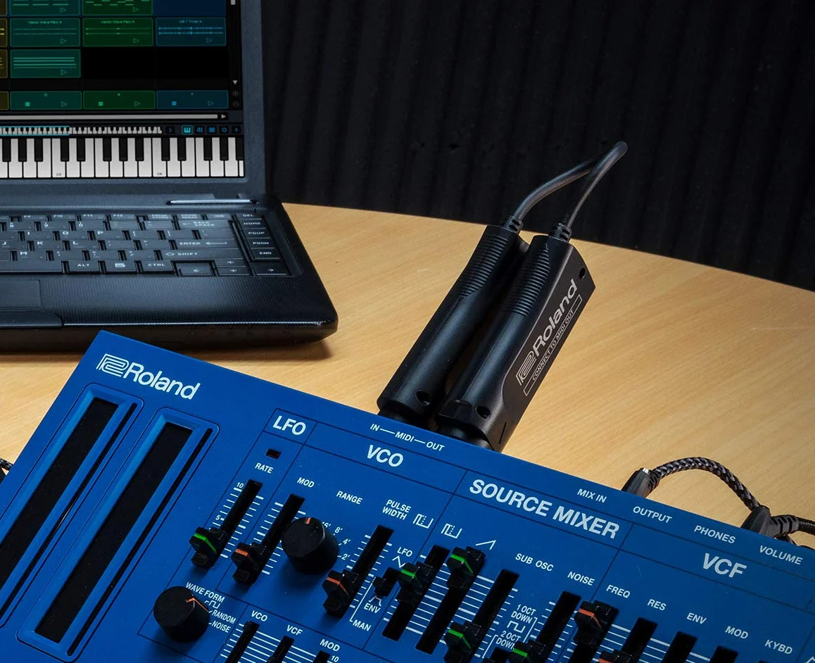 Roland WM-1D wireless MIDI USB dongle