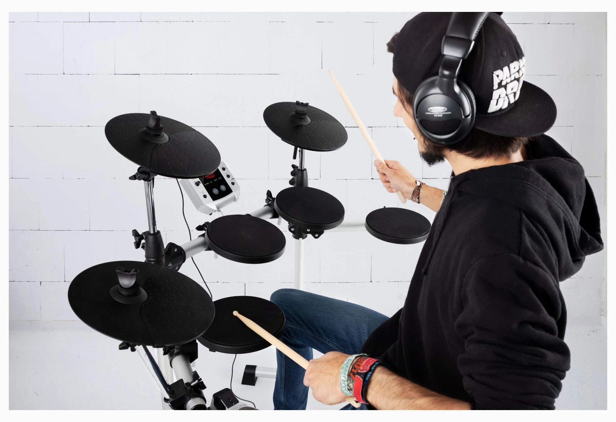 XDrum DD-400 Set Batteria Elettronica, 4 Drum Pads, 3 Cymbal Pads | Pedale di controllo Hi-Hat e pedale Kick, Modulo sonoro con 108 voices, 10 kit preimpostati, 40 brani preimpostati, MIDI Out