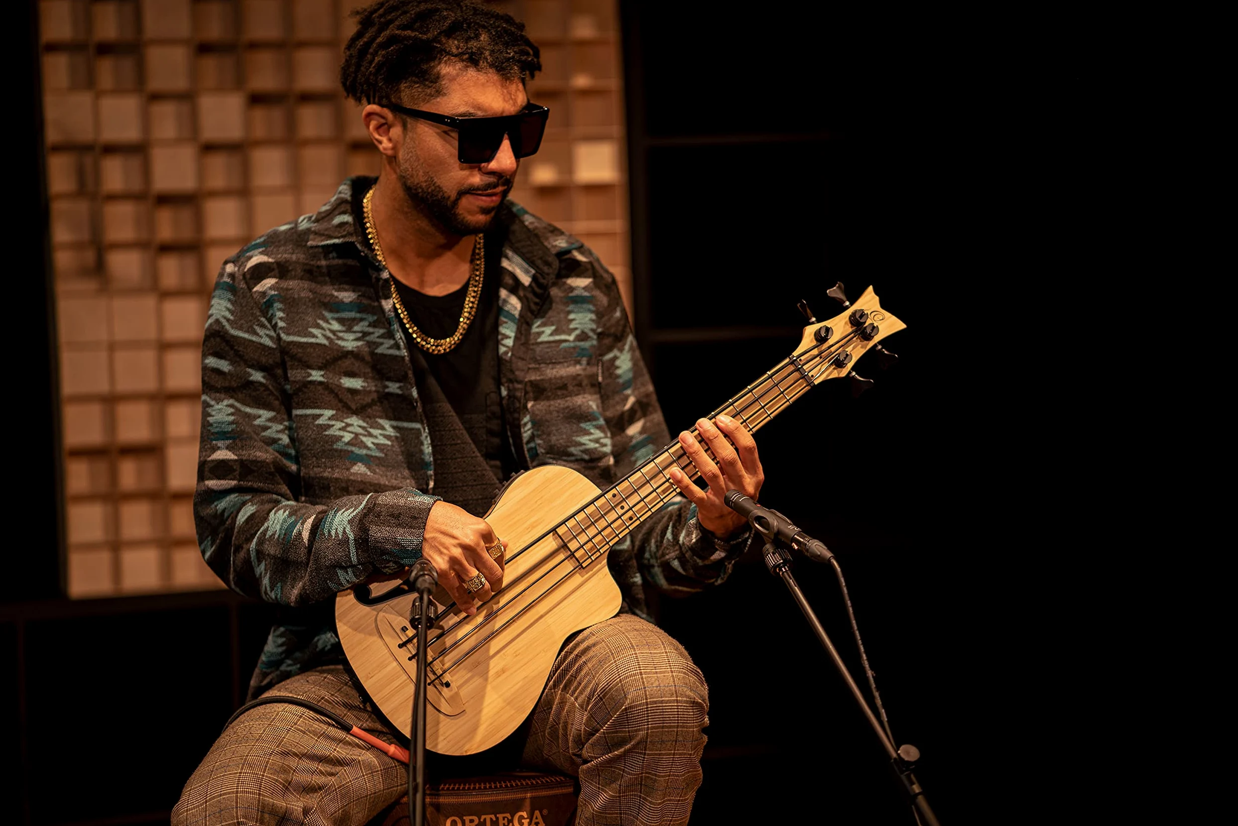 Ortega Guitars Travel Bass elettro-acustico - Bamboo Series - include Deluxe Gig Bag - bamboo (RUNAB-UB)