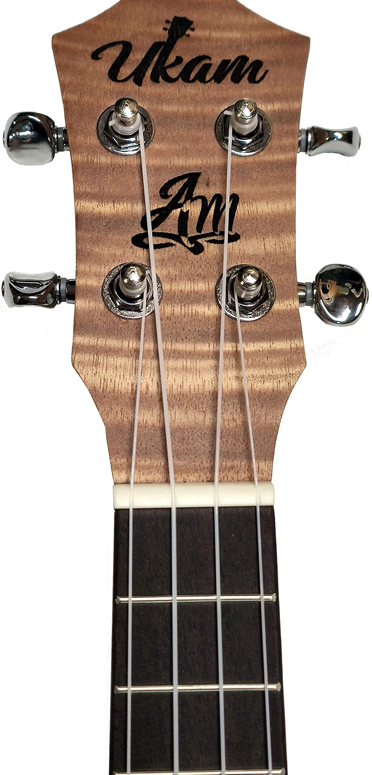 Ukulele Soprano 21" UKAM AM-HM10, modello Tigre Oguman, con accordatore a clip, capotasto speciale ukulele, custodia imbottita con cinghia, set di corde extra e plettri. Pacchetto completo avanzato.