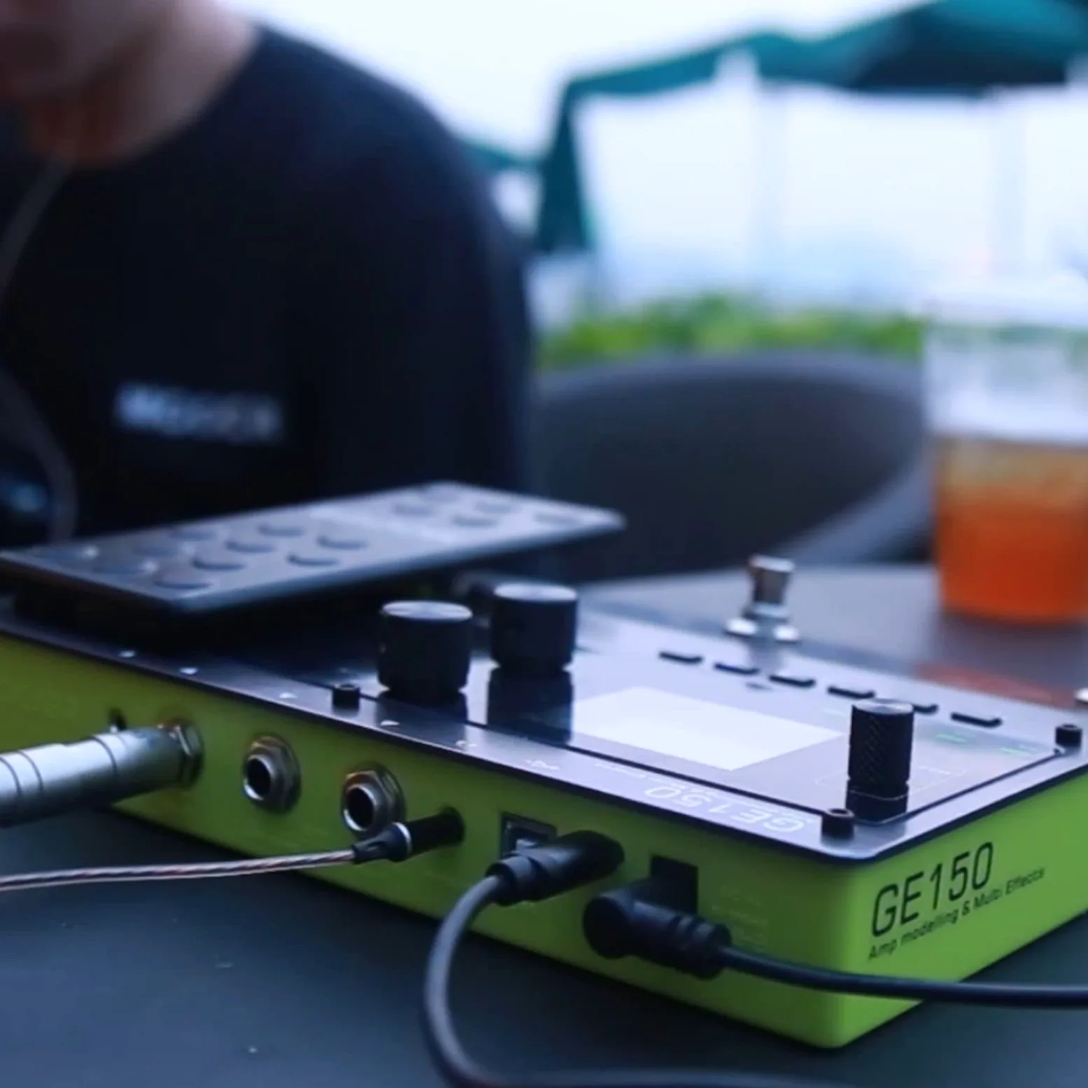 MOOER GE150 - Pedale di modellazione per amplificatore per chitarra elettrica, processore portatile multi-effetto con espressione e ricarica IR per spettacoli dal vivo, streaming live, studio a casa