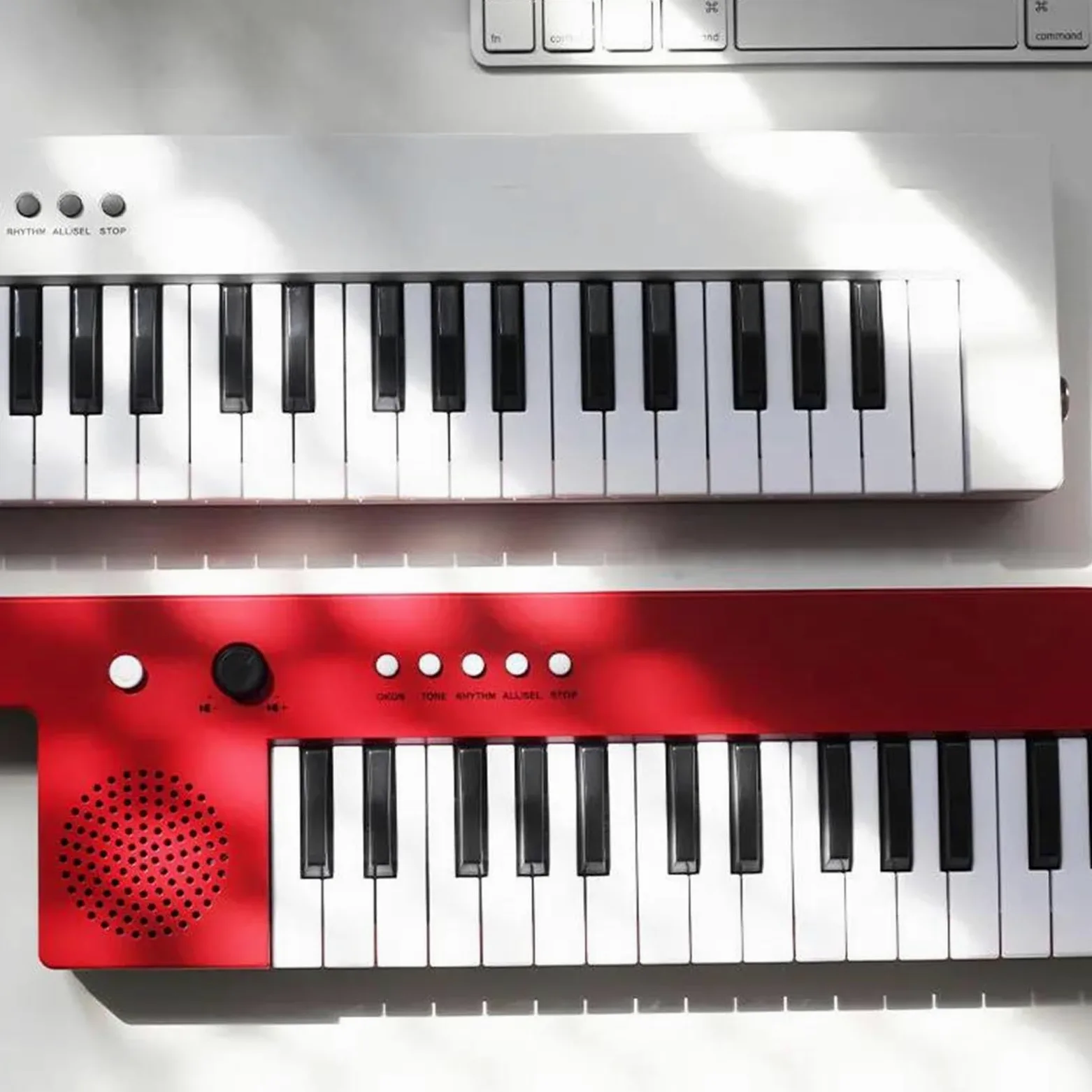 Tastiera Elettronica Mini Tastiera Per Organo Elettronico Per Chitarra Ricaricabile A 37 Tasti Con Tracolla E Microfono(Red)