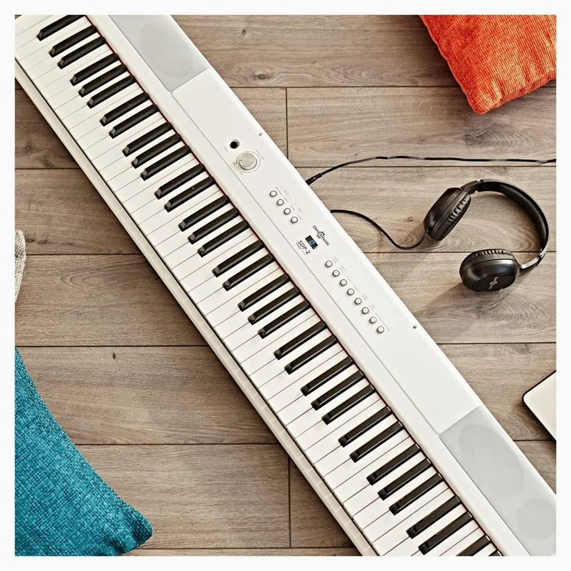 SDP-2 Pianoforte digitale con borsa da concerto Gear4music - Bianco | Pianoforte Digitale Pesato 88 Tasti, Alimentato a Rete o Batterie, Altoparlanti e Uscita Cuffie Integrati, Borsa