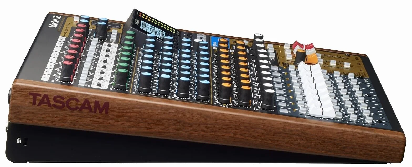 Tascam Mixer analogico Model 12