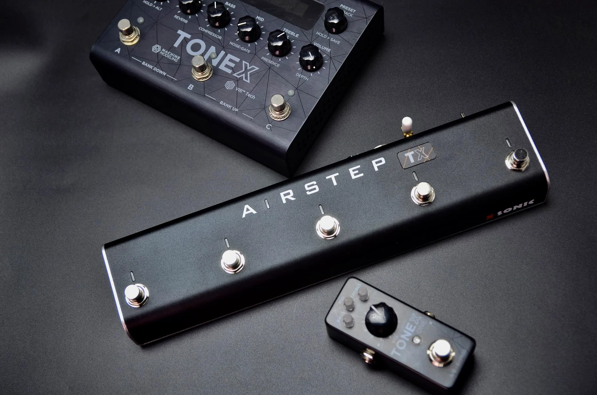 XSONIC Airstep TX Edition, Tonex One e pedale, 2 modalità di controllo, 2 ingressi, parametrici pedali tramite l'app Airstep TX