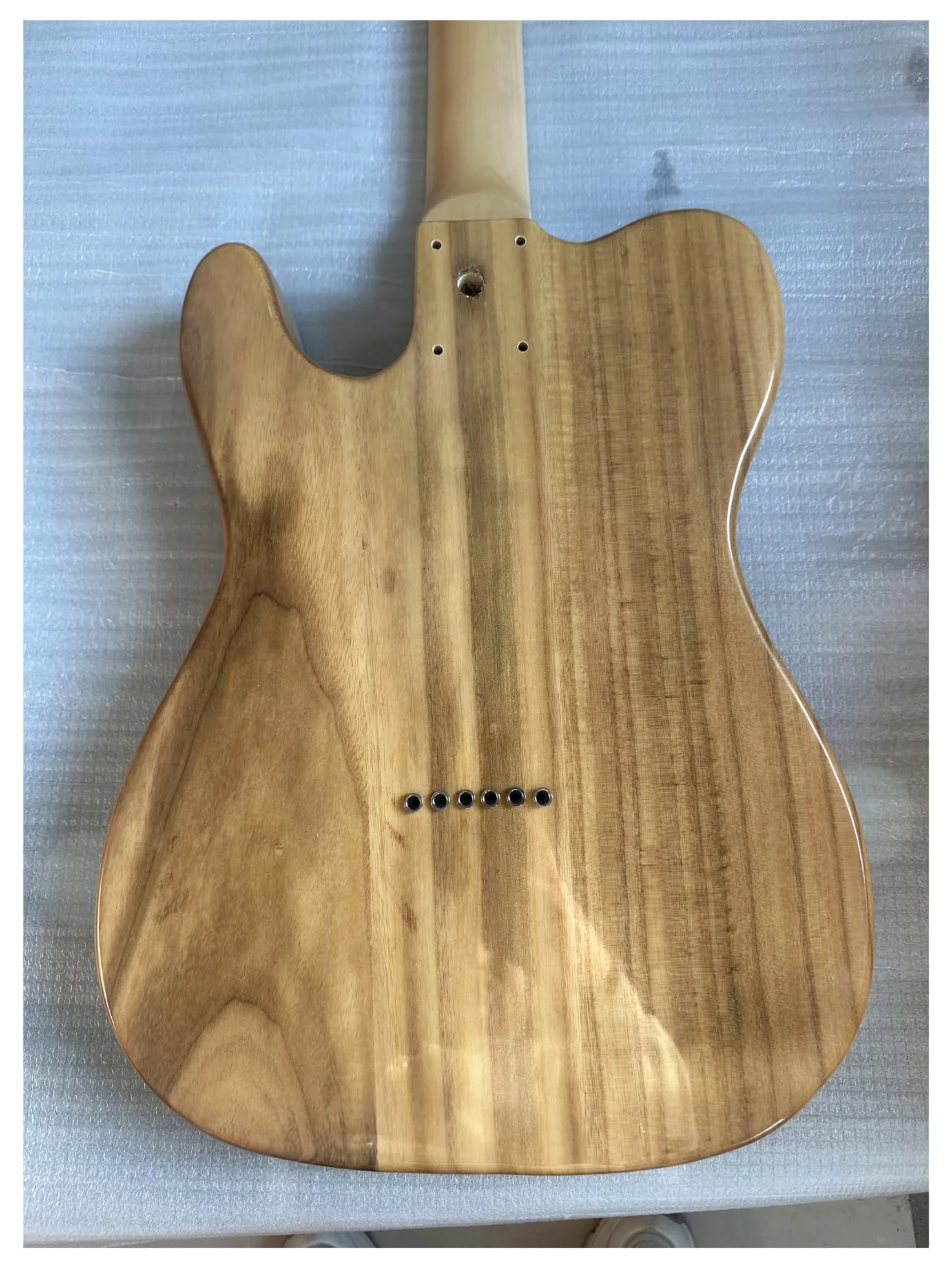 Corpo e manico for chitarra elettrica da 40 pollici a 12 corde con ponte Parti for chitarra fai-da-te Manico in acero con botte di Paulownia necessario farlo da soli