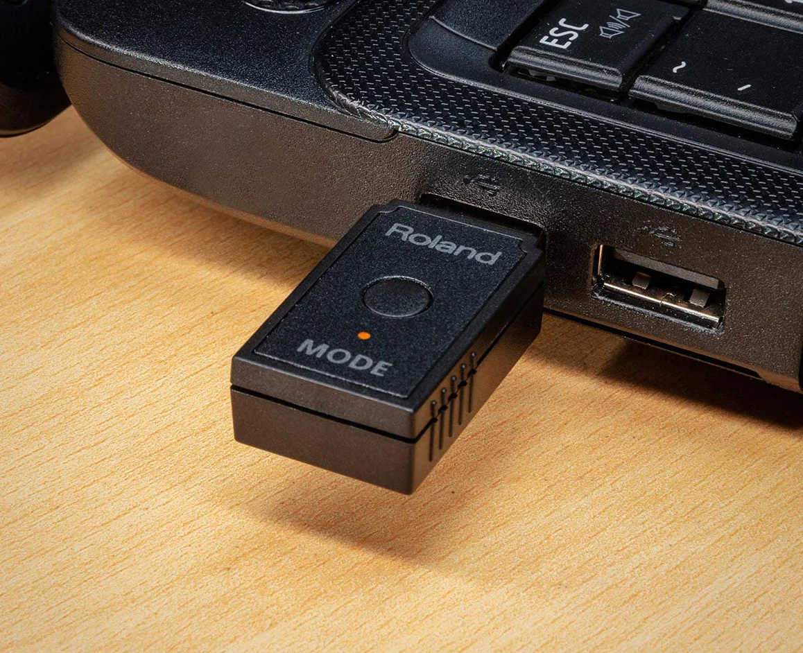 Roland WM-1D wireless MIDI USB dongle