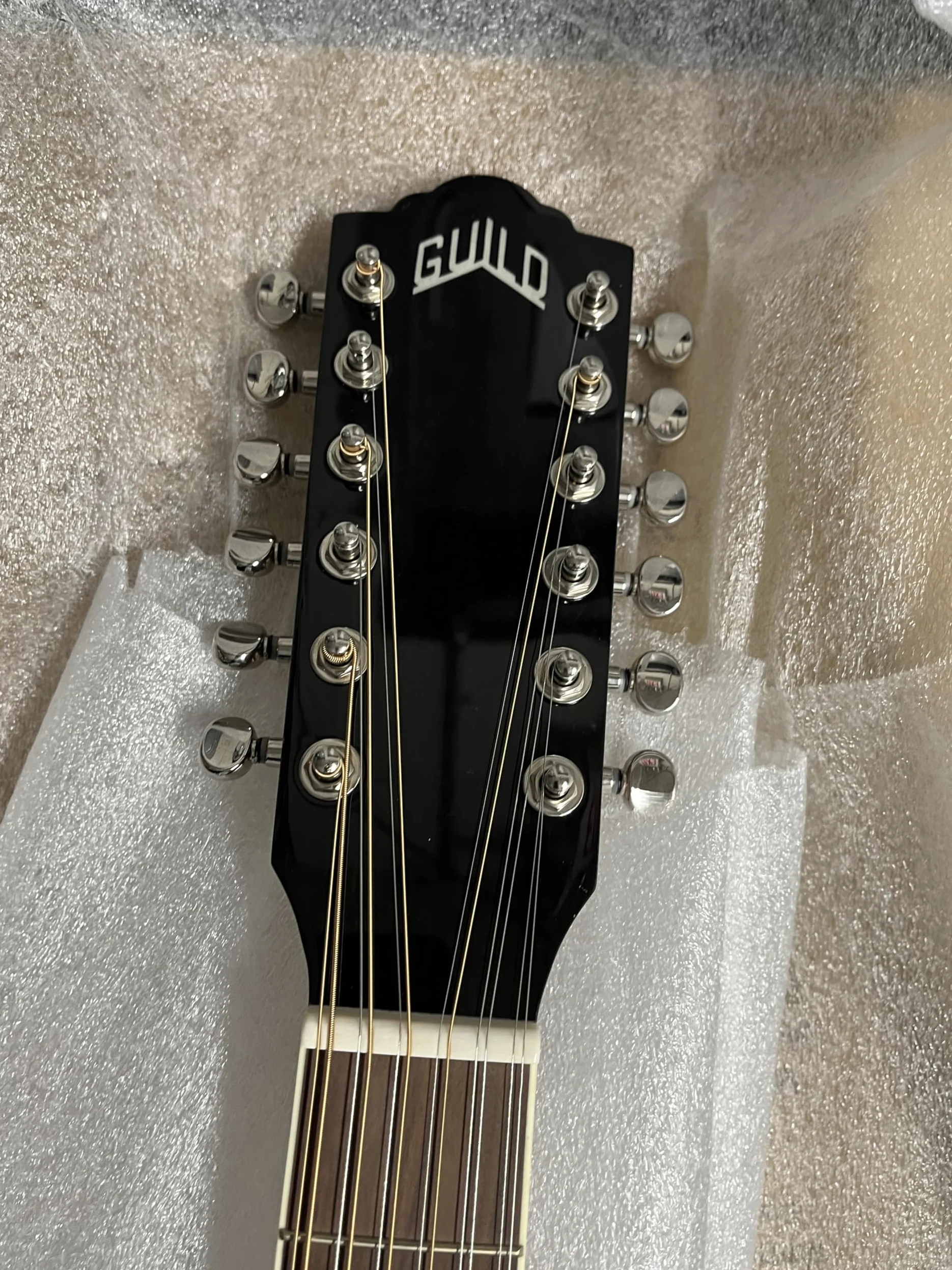Guild D-2612CE Deluxe Antique Sunburst Westerly 12-String Electro-Acoustic Guitar