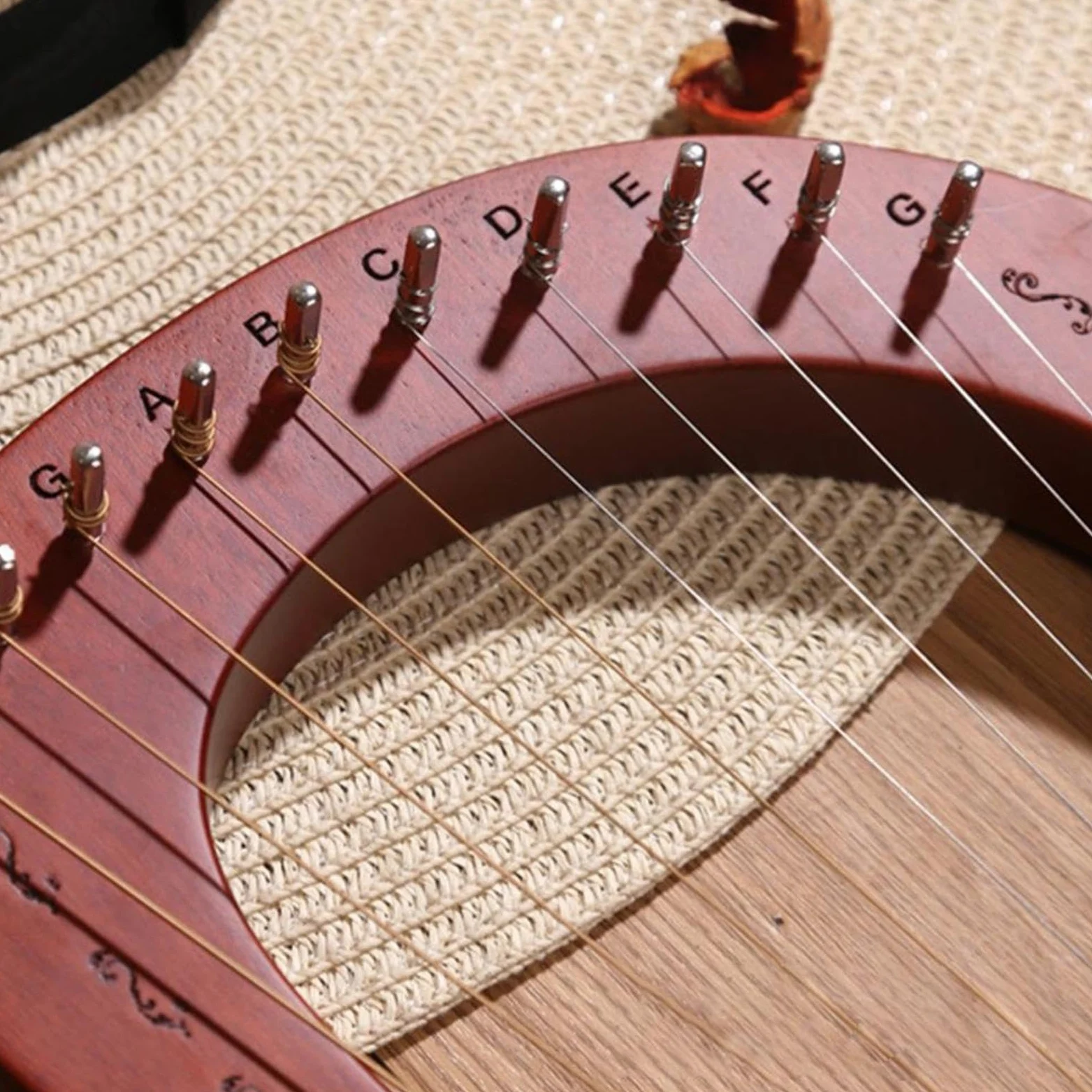 Arpa A Lira - Strumento Portatile In Mogano Per Arpa A Lira A 10 Corde Con | L'arpa a lira in mogano con 10 corde in acciaio offre toni chiari in un design compatto e portatile per i principianti.