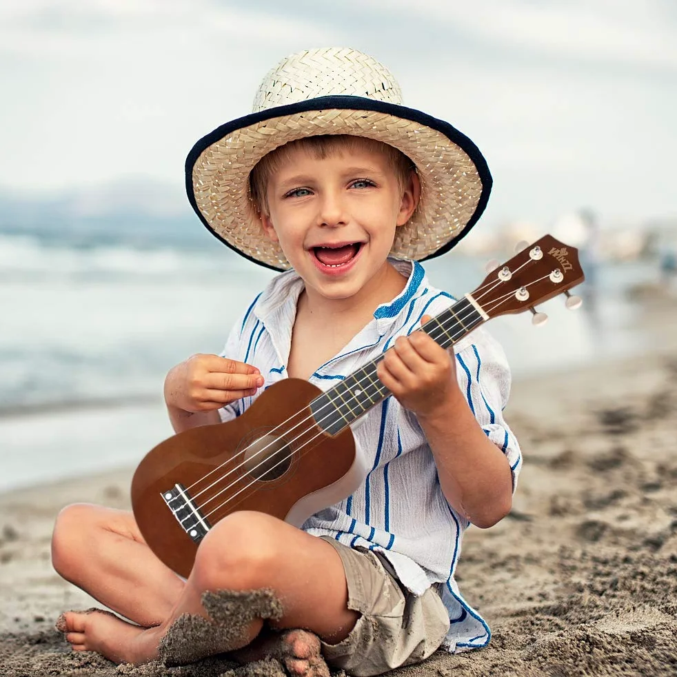 Winzz Ukulele Soprano Legno, Ukulele Bambini, Adulti 21 Pollici, Principianti Kit con 9 Accessori, Scuola Media (Colore: Marrone)