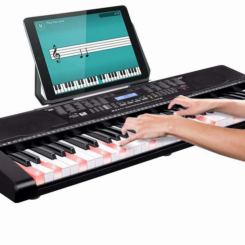 Bakaji Tastiera Musicale Pianola Elettronica 61 Tasti Luminosi Pianoforte Multifunzione con 255 Ritmi 50 Brani Preimpostati Funzione Percussione Ingresso AUX Leggio Porta Spartito/Tablet