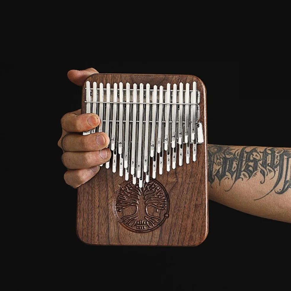 Kalimba a 34 tasti, pianoforte da pollice B accordato in legno massello di noce nero con pickup, denti in acciaio minerale aggiornati per registrazione delle prestazioni, include accordatore a borsa