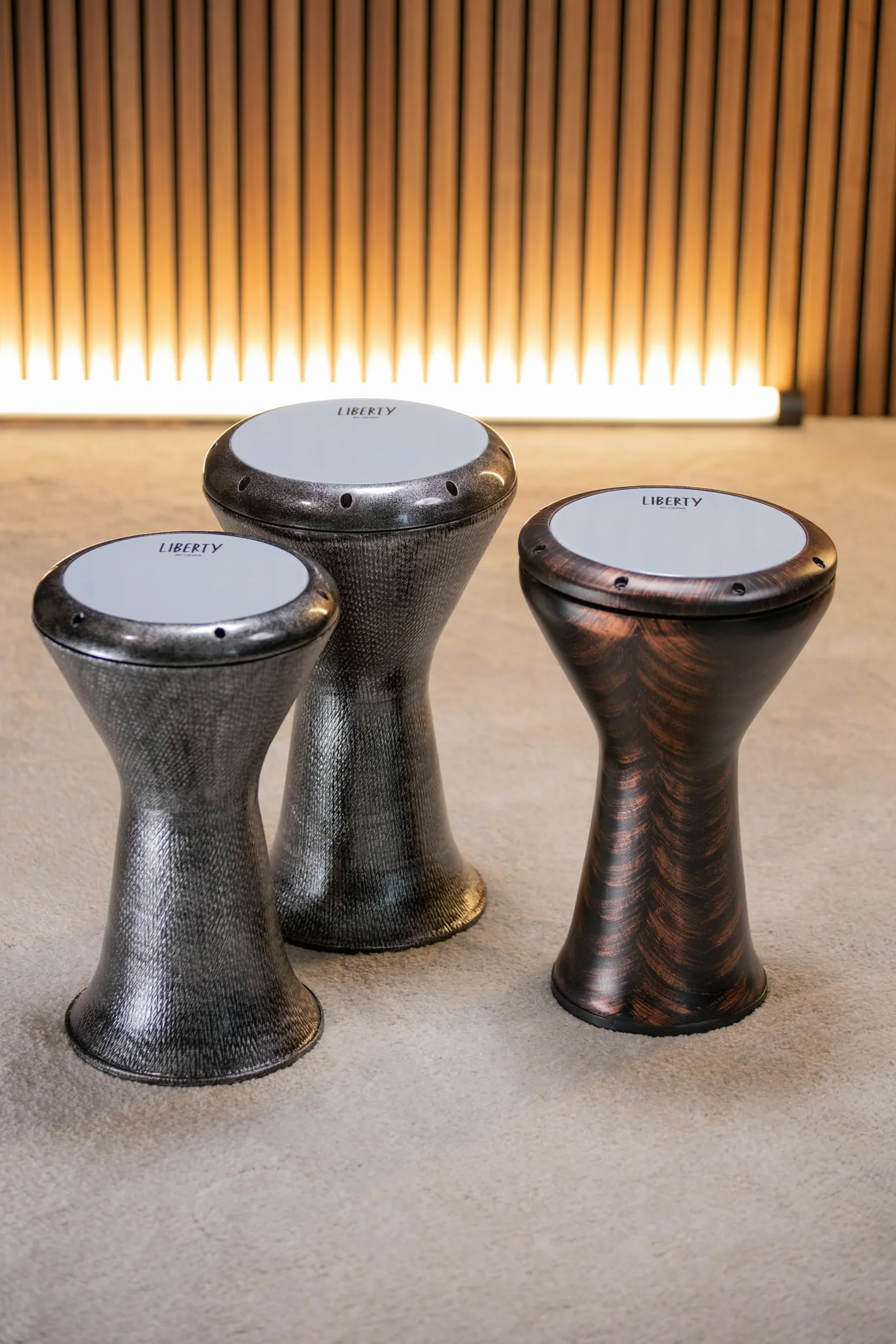 GEWA Liberty Doumbek Fiberglass - Dimensione (Diametro): 9" (23 cm), Altezza: 18" (45 cm)