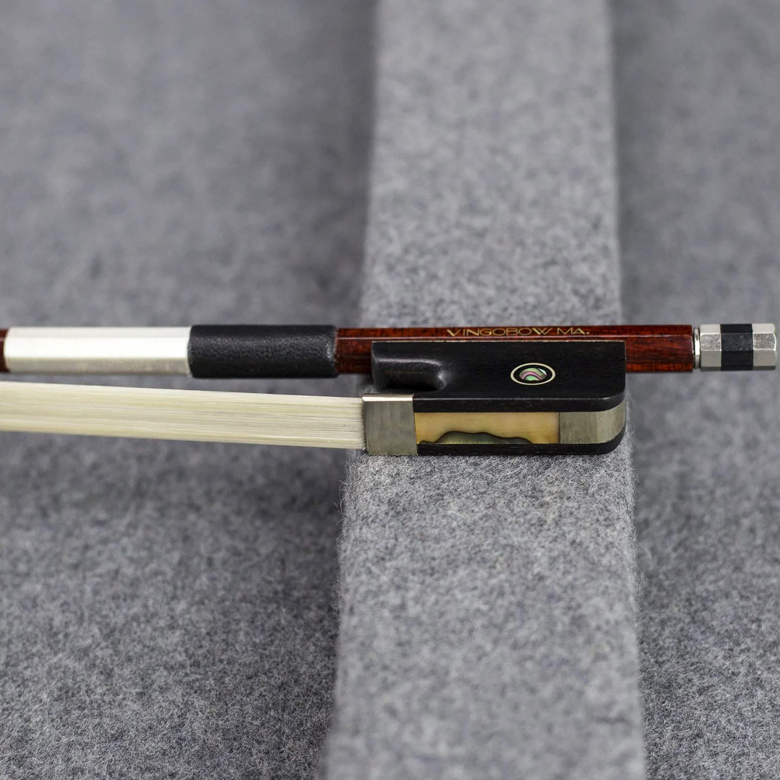 Carbon Fiber Core Hybrid pernambuco pelle viola Bow. Naturale crine di cavallo, caldo e Mellow Sound, tutti i pezzi professionale montato