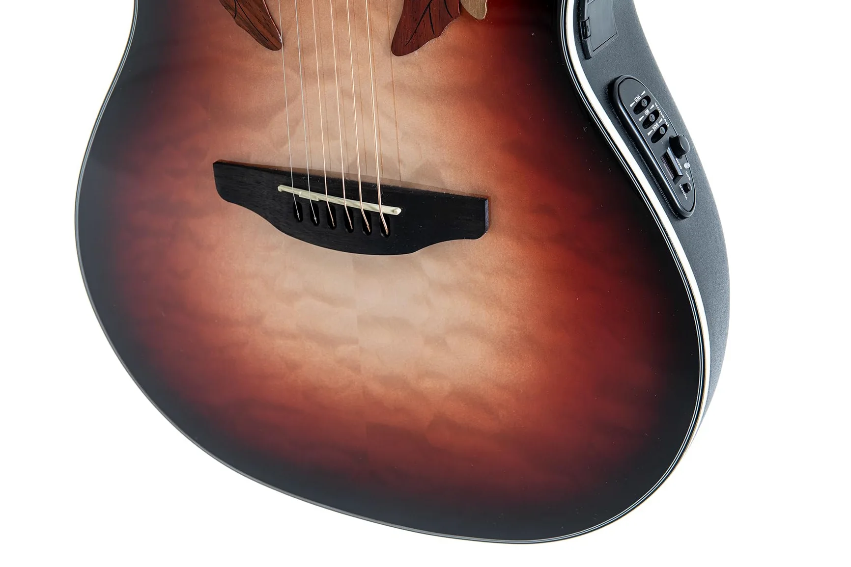 Ovation Chitarra acustica elettrica Celebrity Elite Plus CE44LX Mid Cutaway – Modello a mano sinistra – Coperta in legno pregiato – Mid-depth Lyrachord Body – Ruby Burst – CE44LX-1R-G