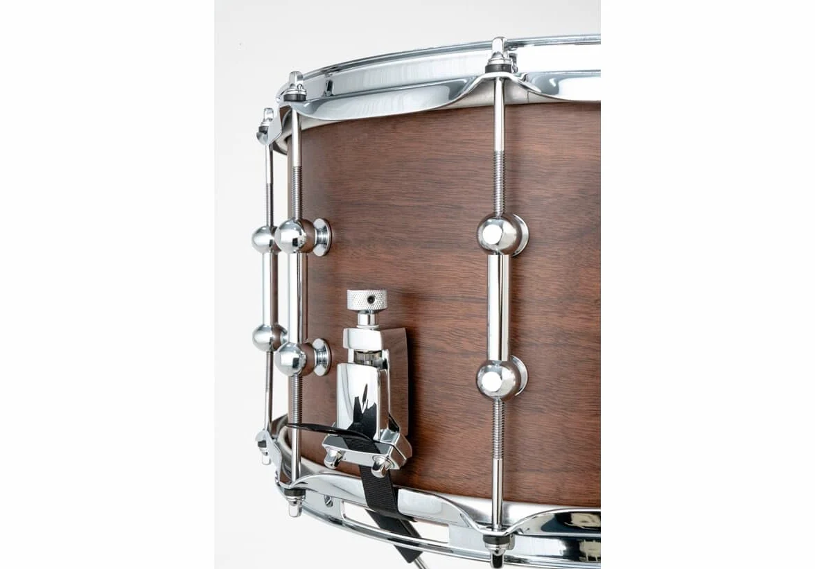 Dixon Artisan Signature Snare 14"x8" PDSAN814GBU - Bissonette Gregg "Big Bud" - Caldaia a 6 strati in noce/acero, tappeto a 42 spirali, Remo Felle, Deluxe Tube Lugs, Power Hoops