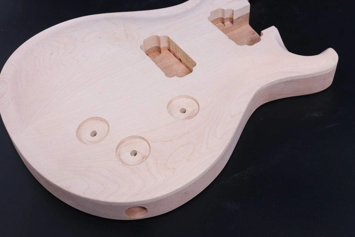 Yinfente 1 set di kit per chitarra elettrica naturale, manico e corpo in mogano, 22 tasti, scala da 61 cm, intarsio per uccelli, pickup S-S, ponte fisso