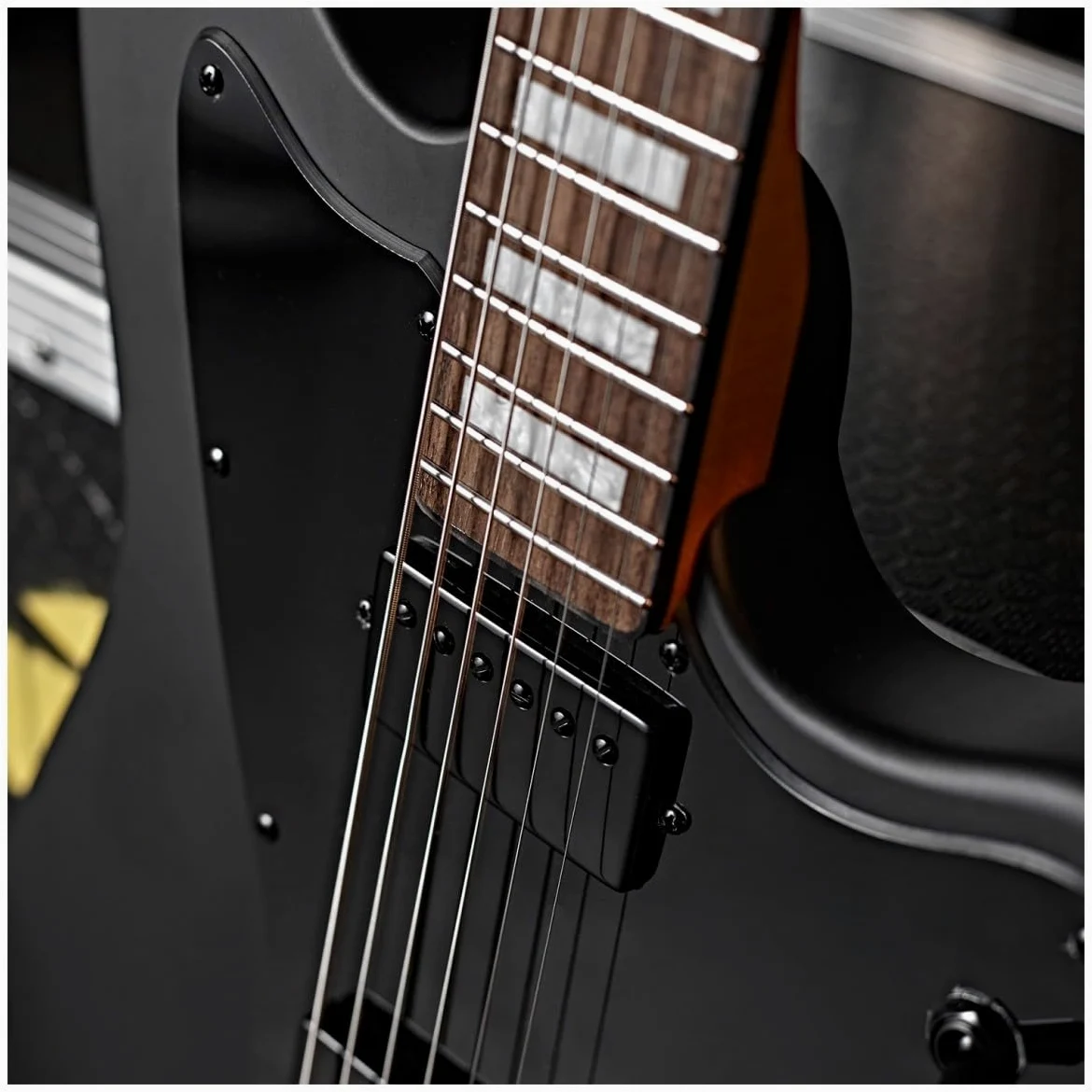 G4M 638 Flicorno soprano baritono chitarra elettrica, Neroout | Manico Acero Tostato 27" Ideale per Accordature Basse, Bassi Equilibrati con Corde .013-.062, Doppi Humbucker Ceramici