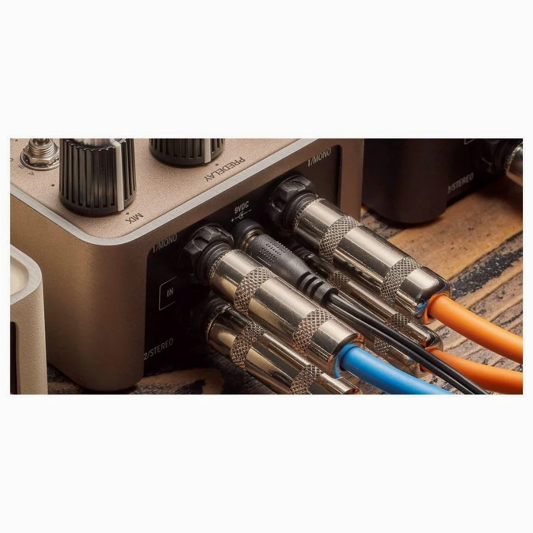 Universal Audio Golden Reverberator Pedal