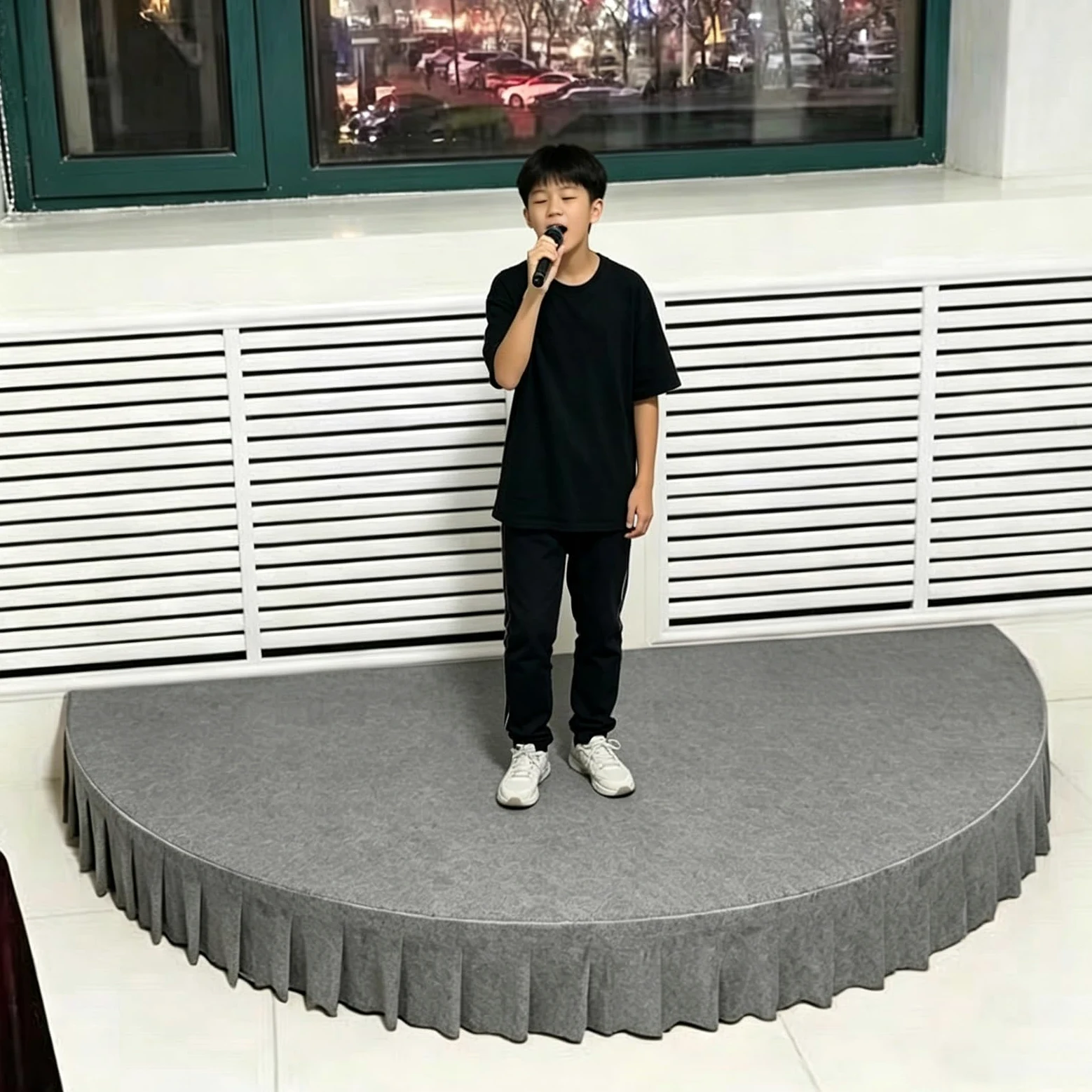 Palco portatile per la casa, palco per bambini per spettacoli, tappetino da palcoscenico incluso, elevata capacità di carico, ideale per discorsi in pubblico e canto(Gray A,39.4x19.7in)
