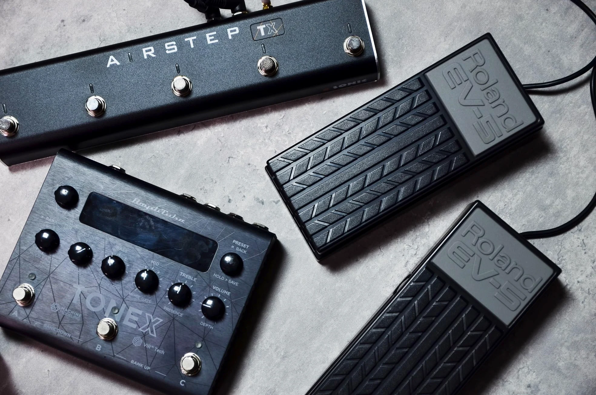 XSONIC Airstep TX Edition, Tonex One e pedale, 2 modalità di controllo, 2 ingressi, parametrici pedali tramite l'app Airstep TX