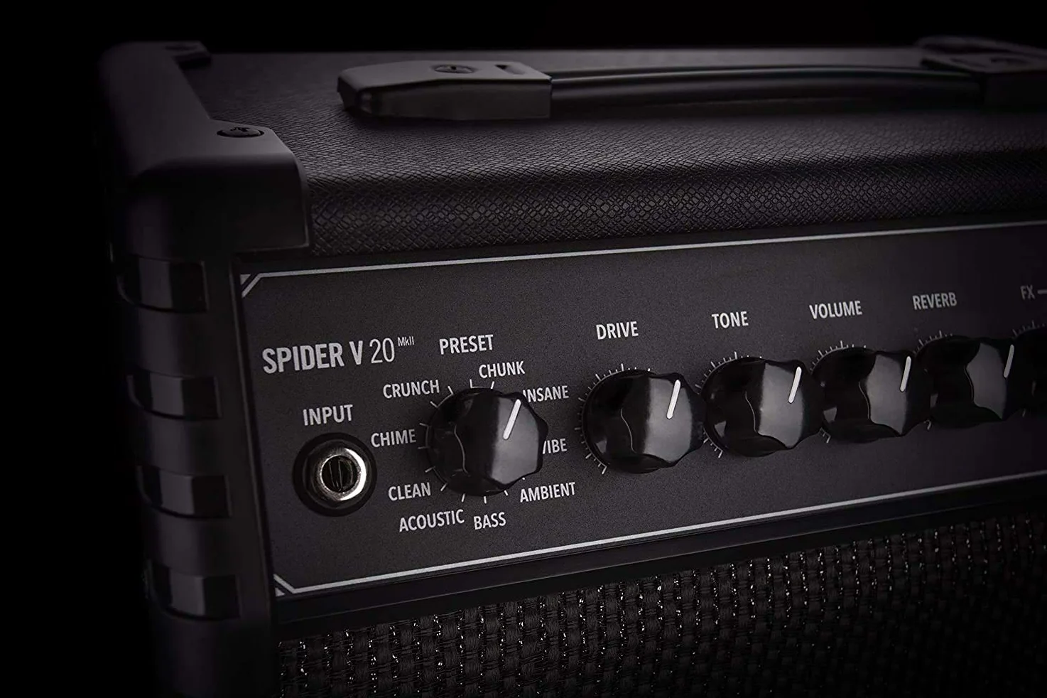 Amplificatore per chitarra Yamaha Line 6 Spider V 20 MkII in nero - Amplificatore da 20 W con altoparlante da 8 pollici, 16 toni preimpostati e 3 effetti simultanei