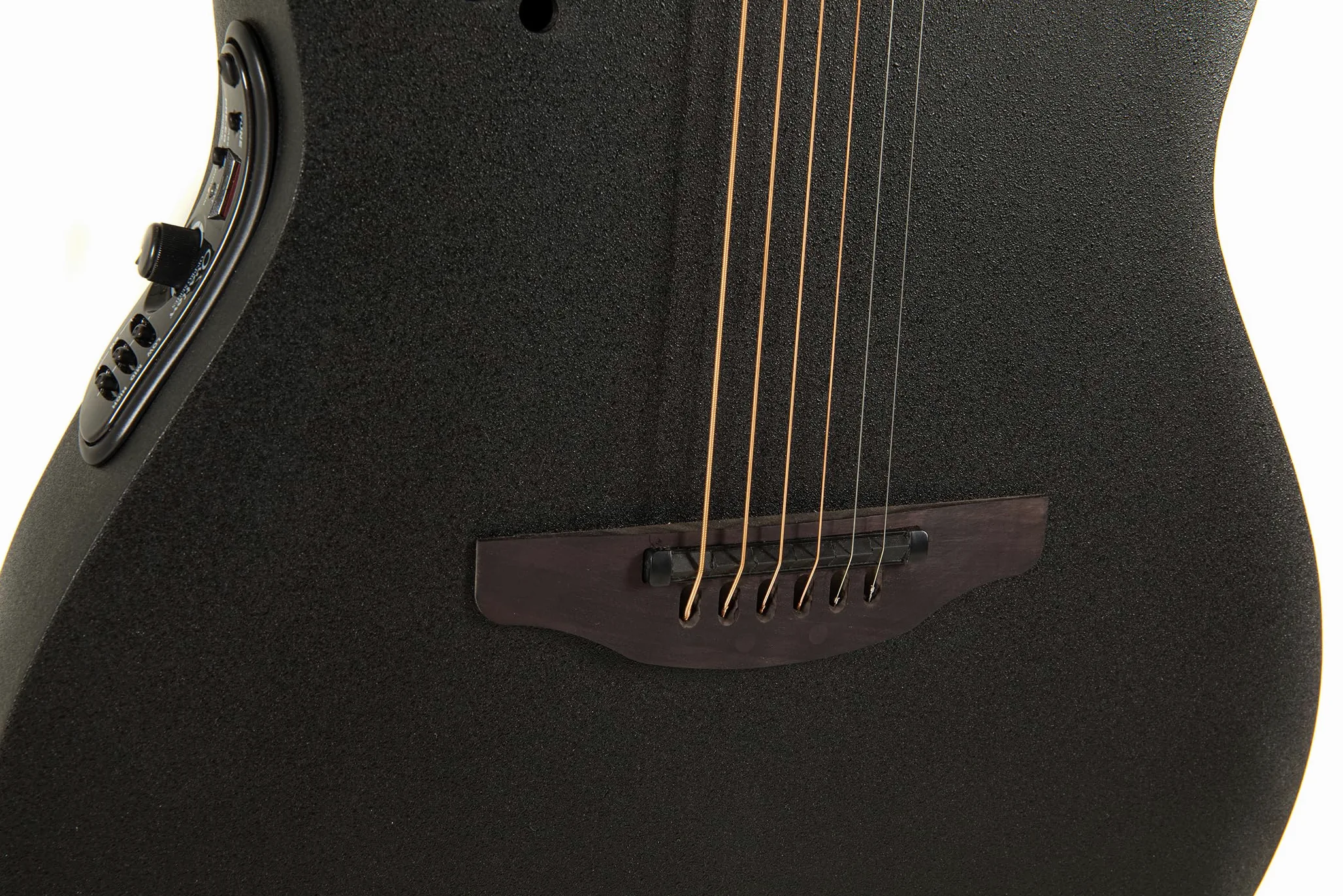 Ovation Chitarra acustica elettrica Pro Series Elite 1778TX Mid Cutaway – Coperta in abete Sitka massiccio di grado A – Corpo Lyrachord – Corde Adamas Nuova Coated – Black Textured – 1778TX-5-G