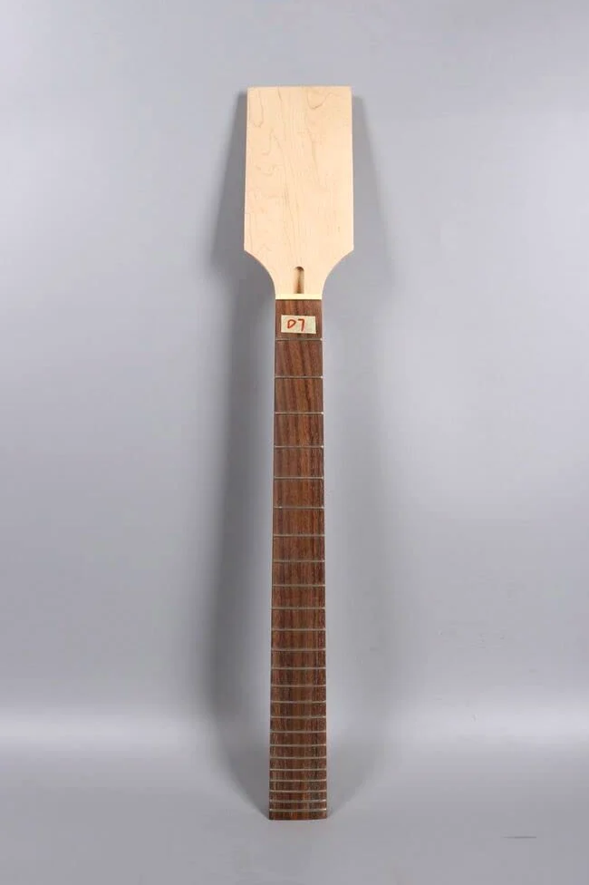 Manico per Chitarra baritono 24 Tasti 30 Pollici Tastiera in Acero Palissandro Nessun intarsio Paddle Testa Manici per Chitarra Fai-da-Te