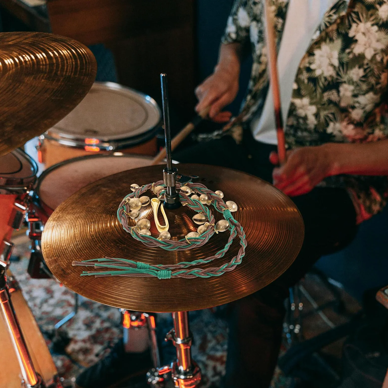 ifundom Set 10 Pezzi Piatti Crash per Batteria Campanellini Effetto Ride, Piatti Splash Leggeri 30" per Percussioni a Mano, Strumenti Musicali per Jazz, Festival ed Eventi Live