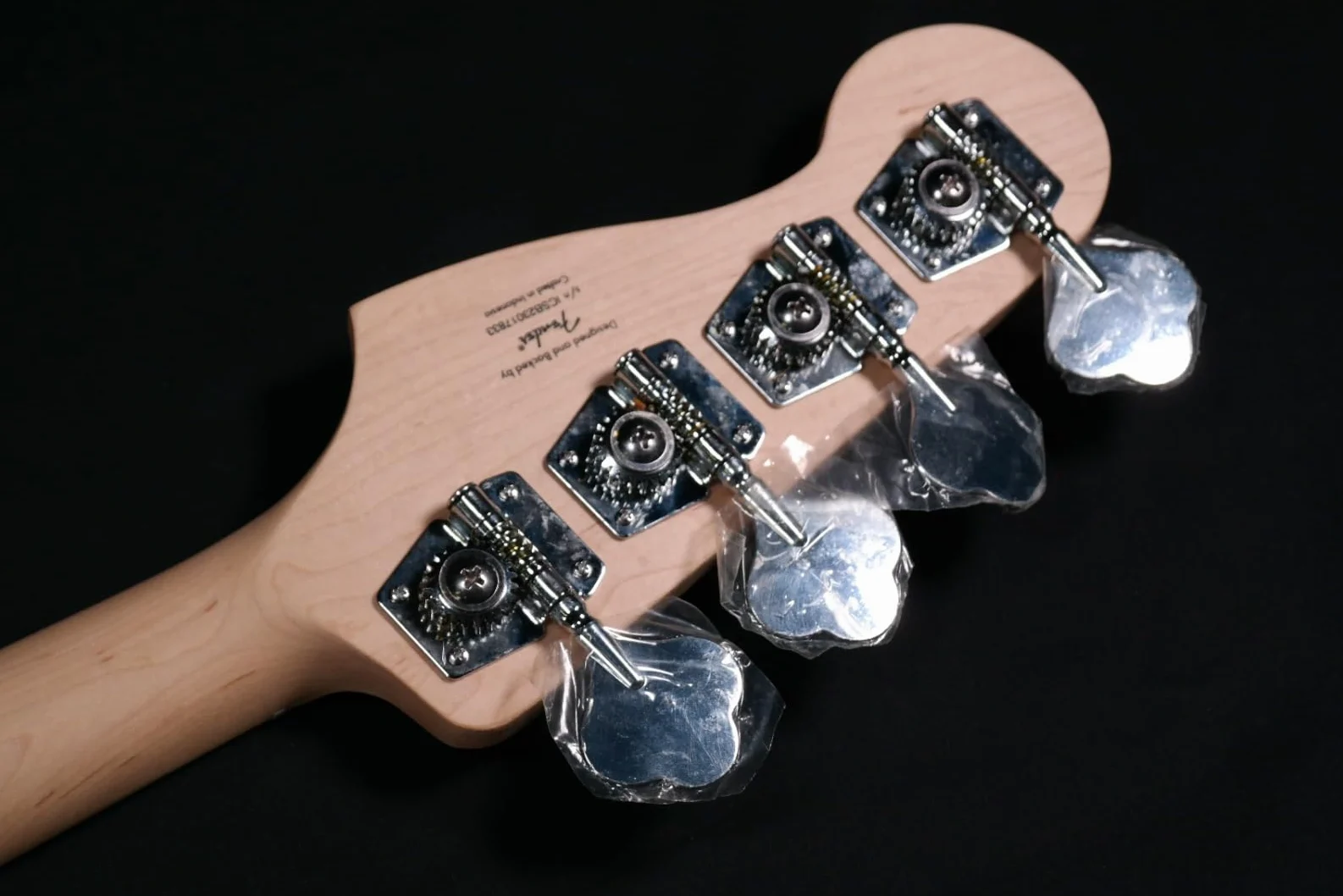 Squier P-Bass MN California Blue - 4-String Electric Bass | Basso elettrico per principianti, 4 corde, qualità Fender conveniente, finitura blu californiana, tastiera in acero