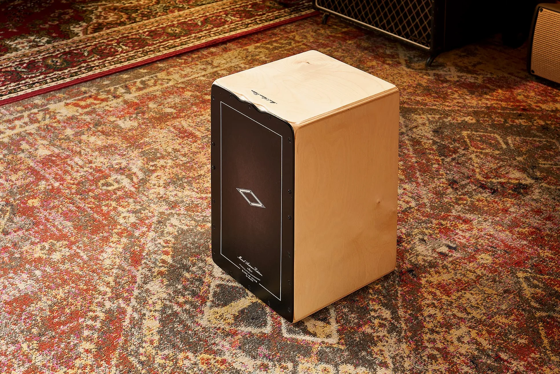 Meinl Percussion Artisan Edition Cajon Soleá Line, Colore Ebony Burst (AESLEYB)