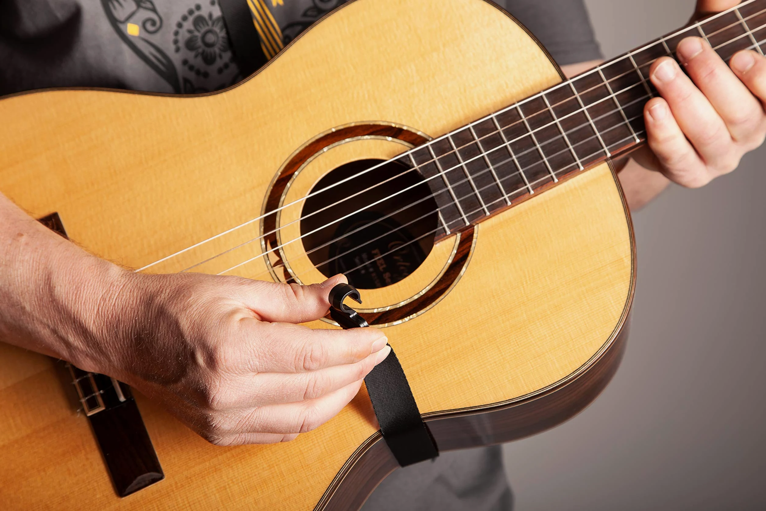 Ortega Guitars Nylon Schallloch Gitarrengurt - für Akustik Bass - Nylon Straps Hook Series - braun (OGSHK-BR)
