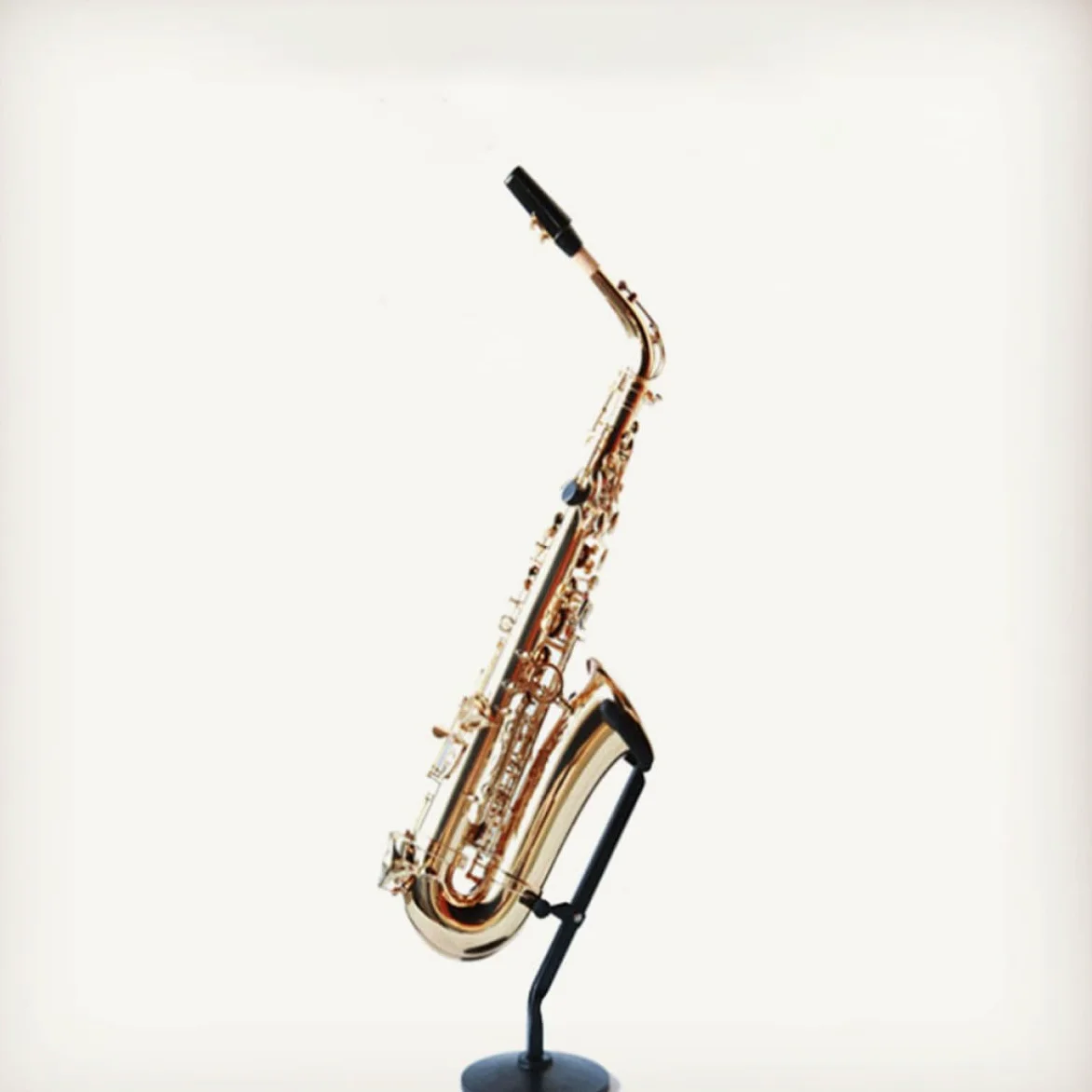 GALPADA Supporto per Sassofono Pratico in Ferro Spugna Antiscivolo, Resistente e Pieghevole per Sax Alto e Tenore, per Espositore Musicale Nero