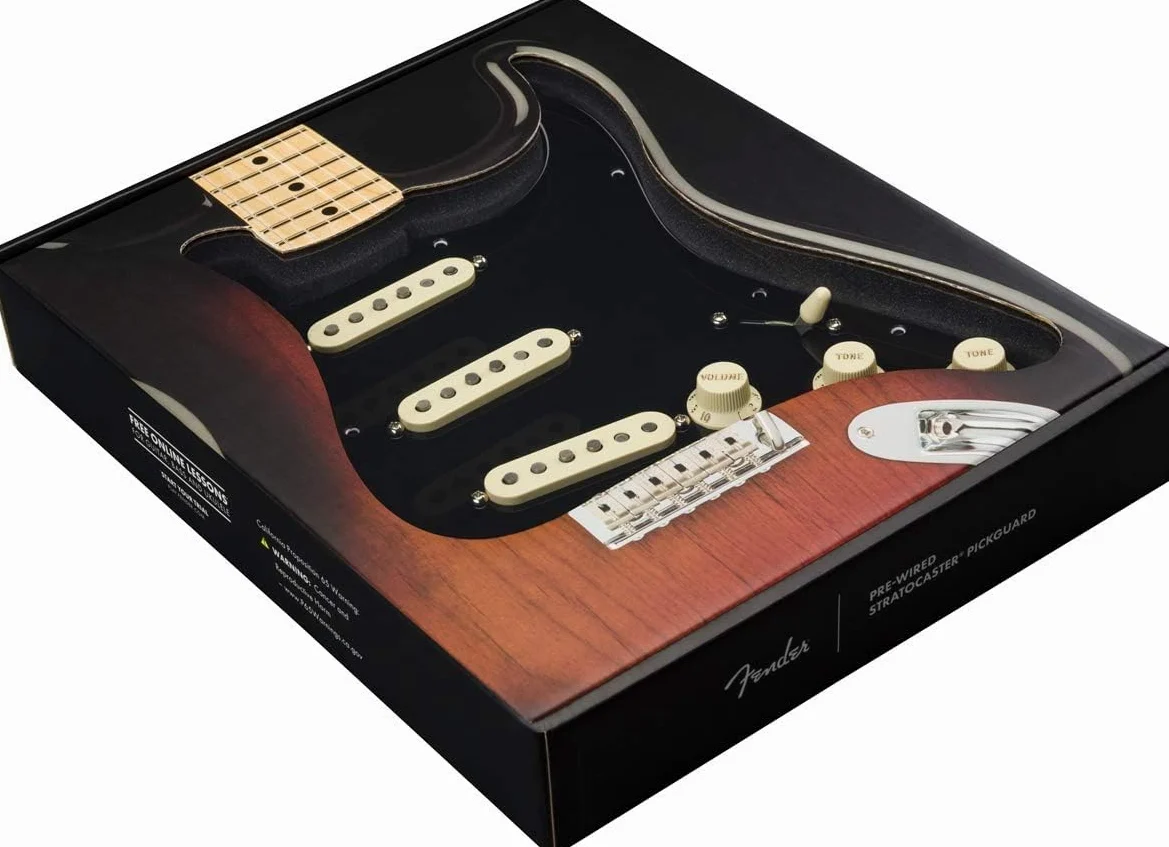 Fender PickGuard Pre-cablato Strat Negozio Personalizzato Fat 50's - S / S / S - Pergamment White