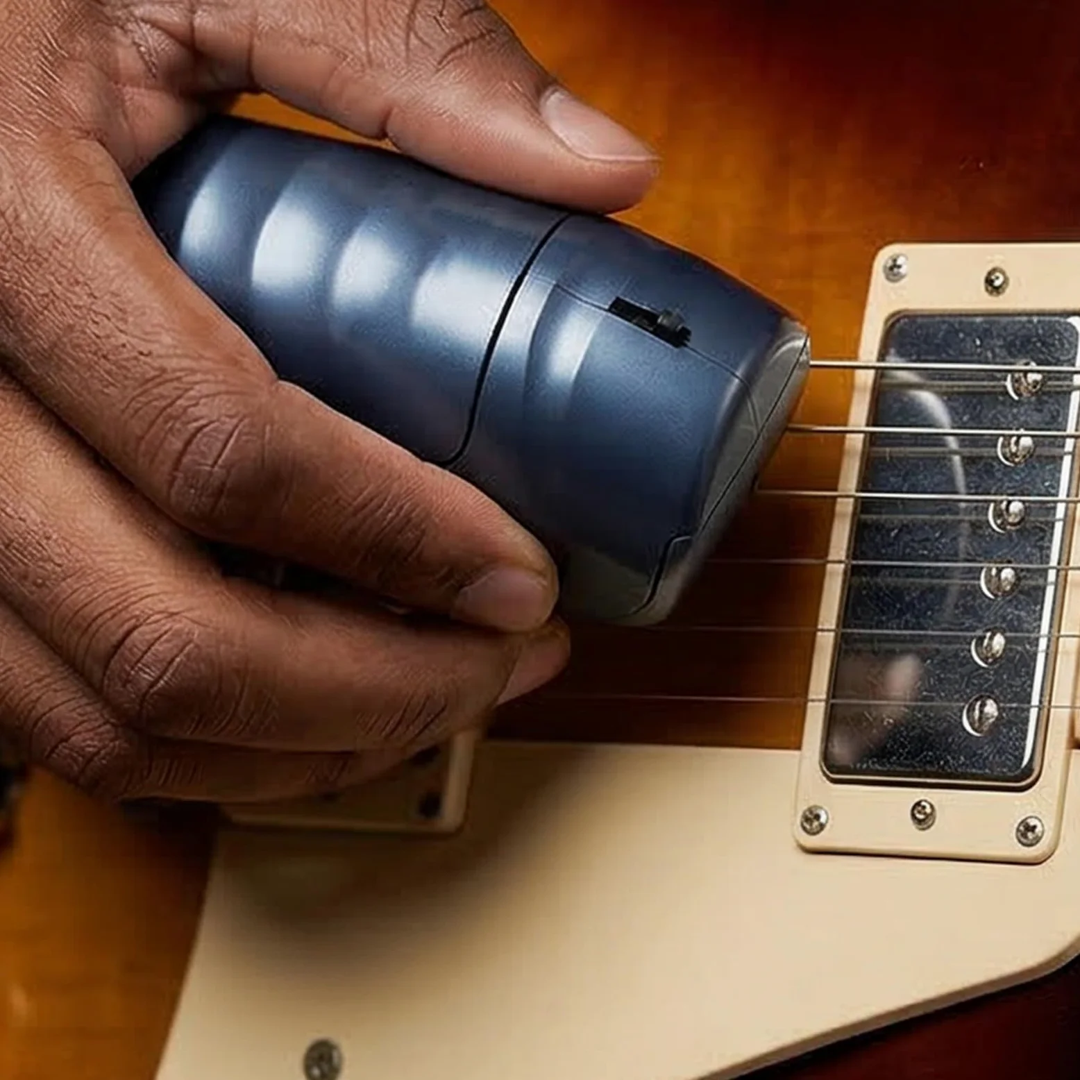Dispositivo di sostegno per corde per chitarra, dispositivo di attivazione manuale per corde per chitarra elettrica e acustica, facile da usare, dispositivo di sostegno per corde per chitarra
