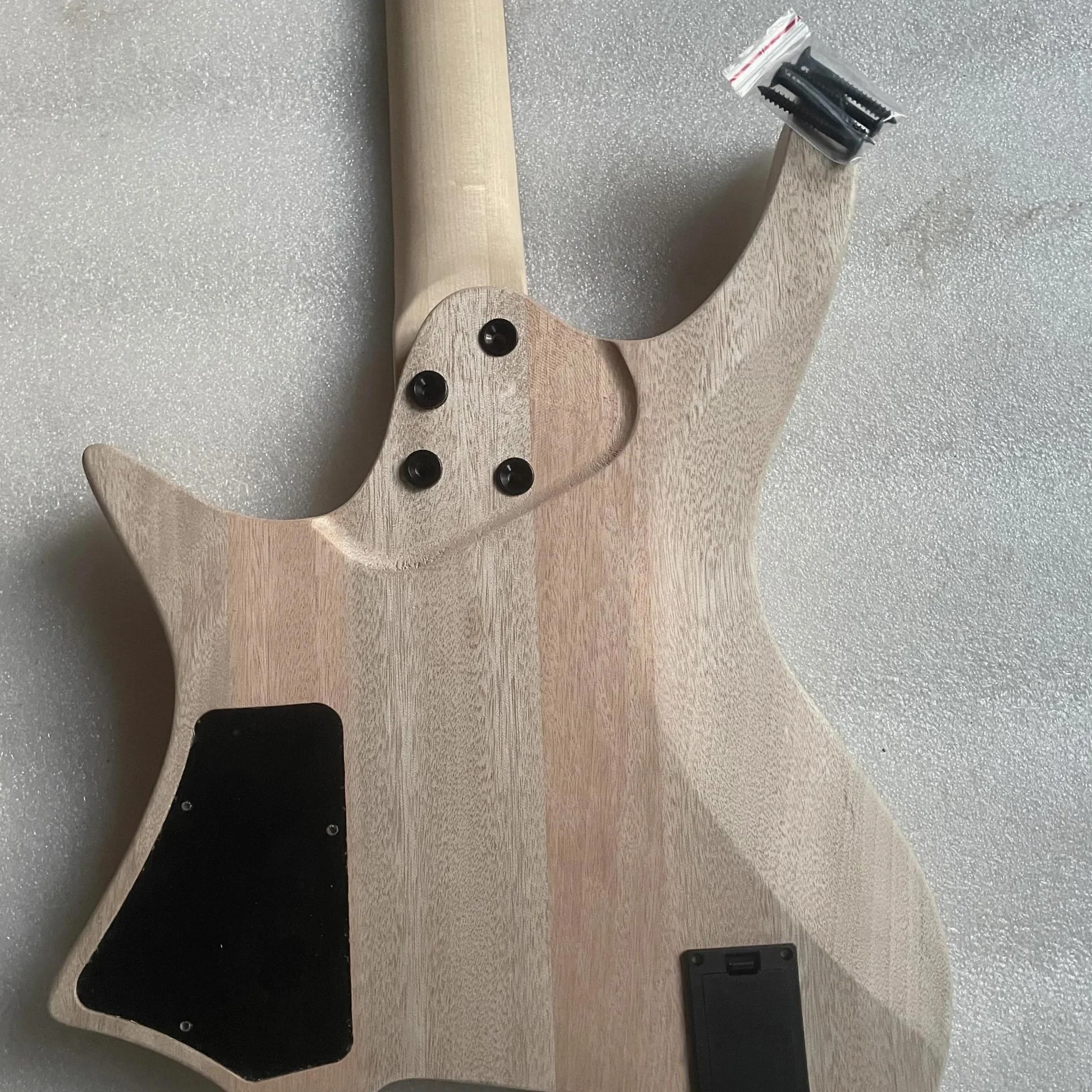 Corpo della Chitarra Incompiuto 6 corde Headless Set Chitarra Elettrica Con Impiallacciatura d'acero Corpo in Mogano Collo in Legno D'acero 24 Tasti Arrosto In Legno D'acero