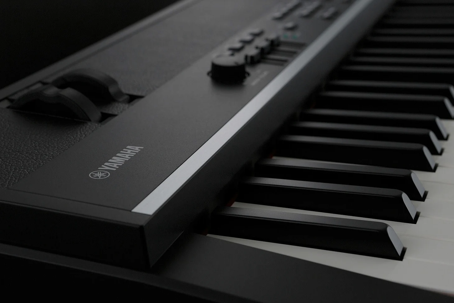 Yamaha Piano da palco CP4 con tasti in legno naturale e pedale Sustain