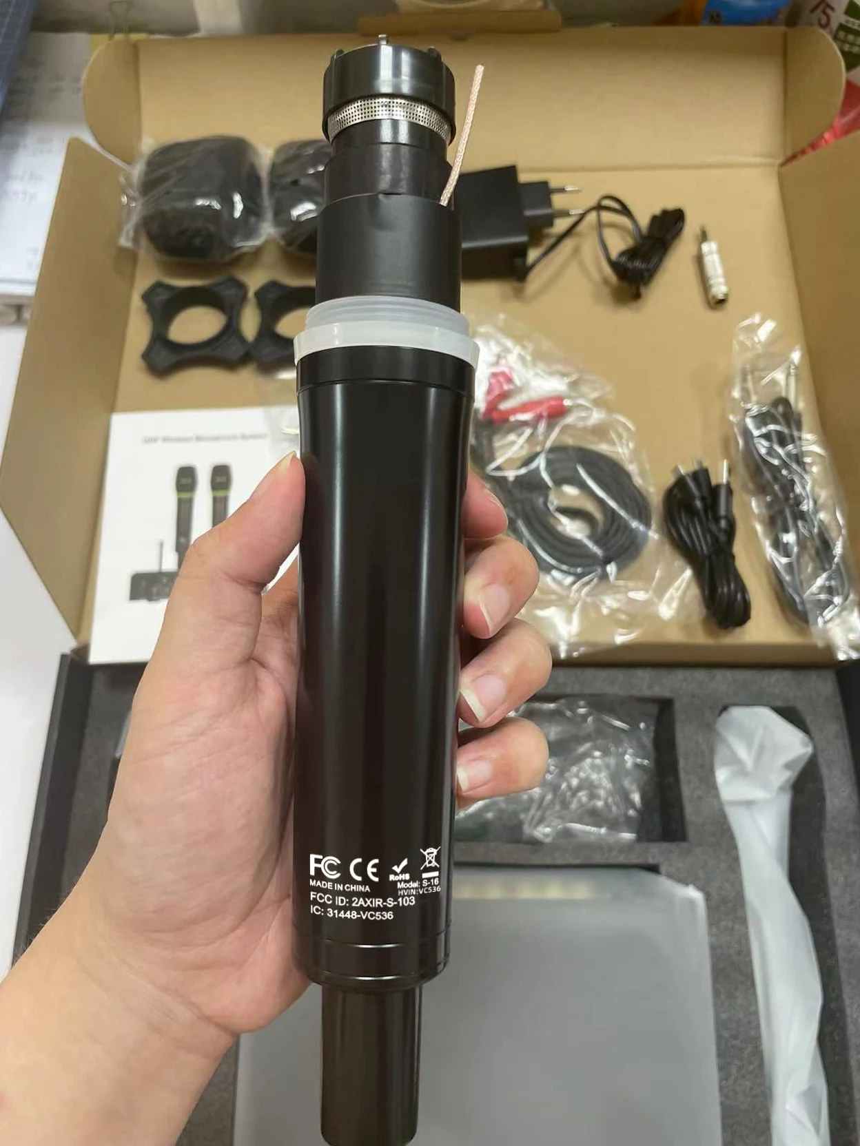 LiNKFOR Microfono Wireless UHF Ricaricabile Bluetooth 5.0 Doppio Microfono Portatile in Metallo, Ingresso/Uscita RCA, Uscita 6,35 mm Microfono Senza Fili per Macchina Karaoke, Mixer, Sound Bar