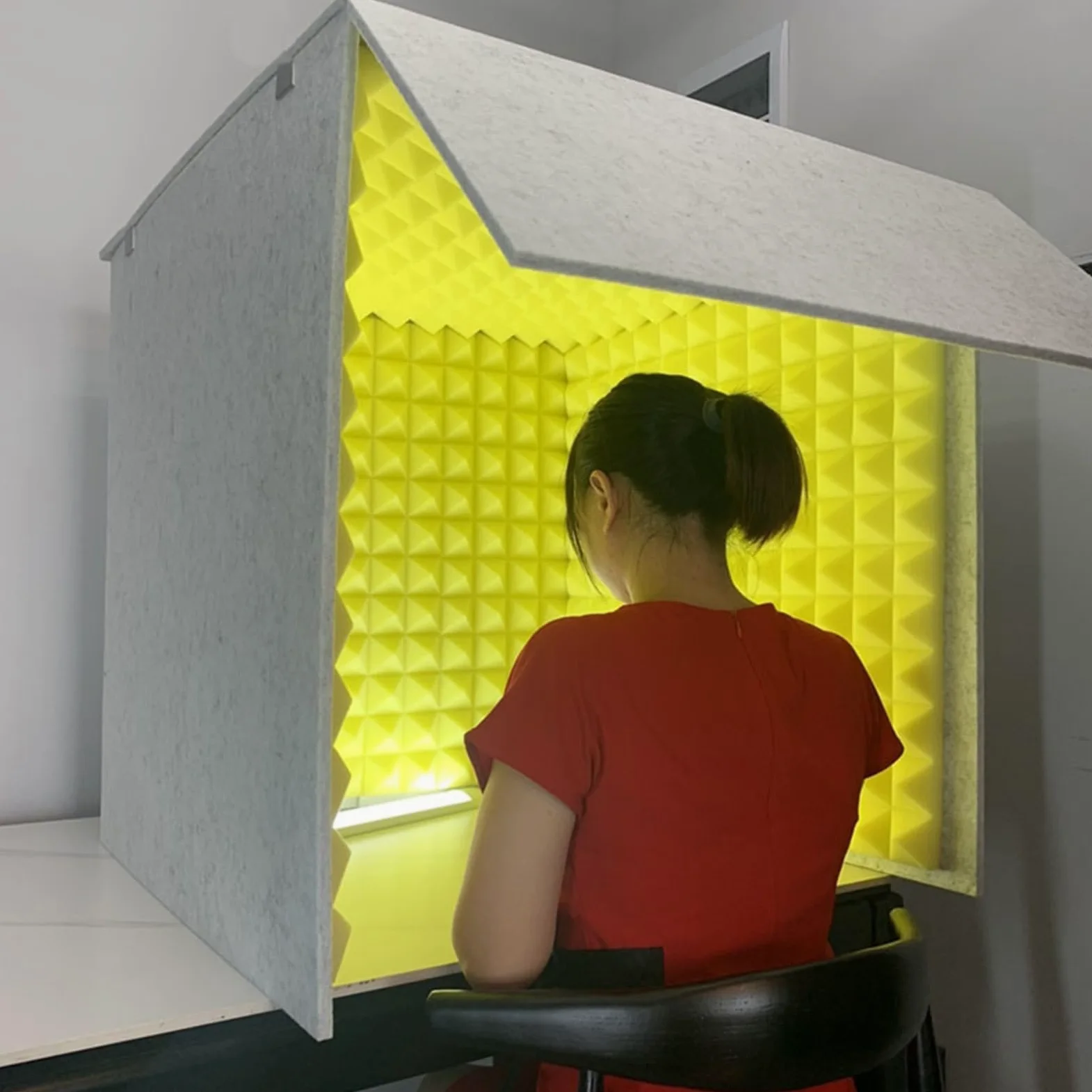 Cabina vocale portatile per isolamento acustico, scatola di schermatura di registrazione, copertura insonorizzata da scrivania per studio, podcast, canto, trasmissione, riduzione del rumore