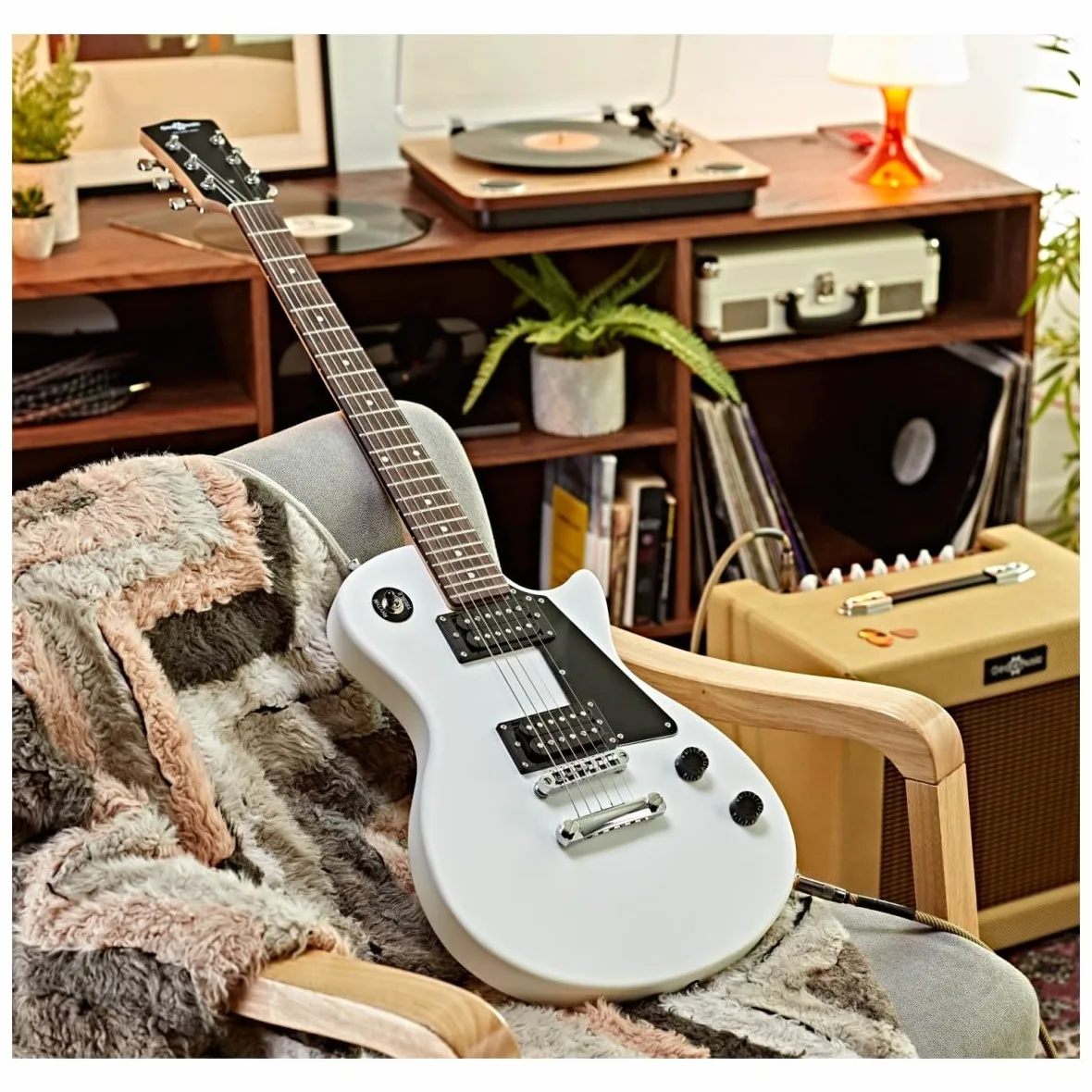Chitarra Elettrica New Jersey Bianca, Ampli 10W e Accessori | Tutto ciò che Serve a un Chitarrista in Erba, Ampli Portatile con EQ 2 Bande e Uscita Cuffie, Manico Comodo, Accessori