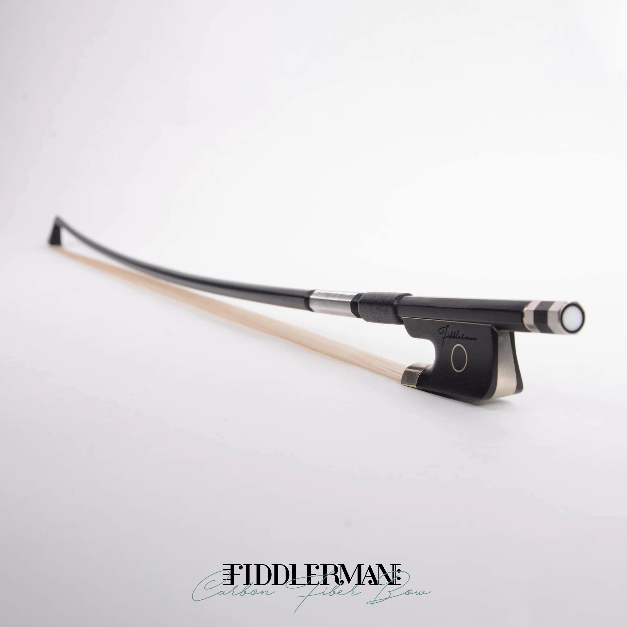 Fiddlerman Arco per violoncello in fibra di carbonio nero rivestito in rame verniciato a polvere, realizzato a mano con crine di cavallo siberiano non sbiancato 4/4