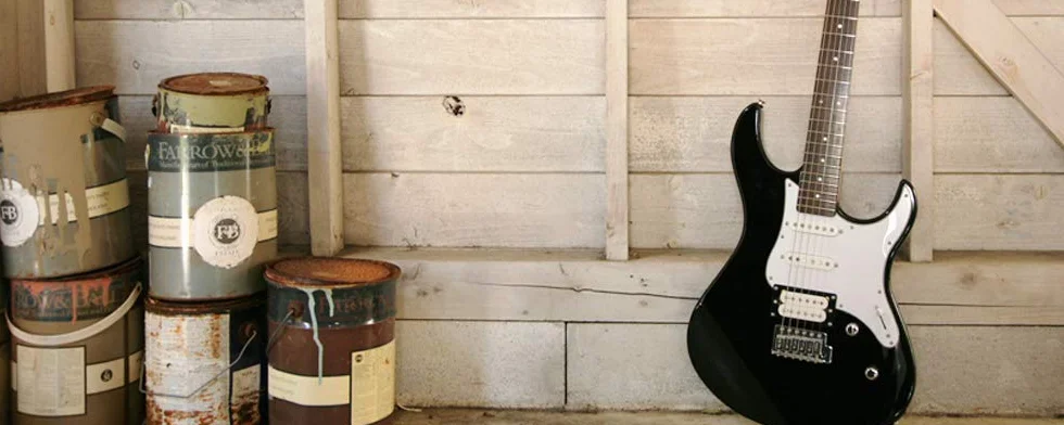 Yamaha Pacifica 112V Chitarra Elettrica - Chitarra di Alta Qualità per Principianti dal Design Elegante - Suono Versatile grazie al Selettore Pickup a 5 Posizioni, Blu Chiaro
