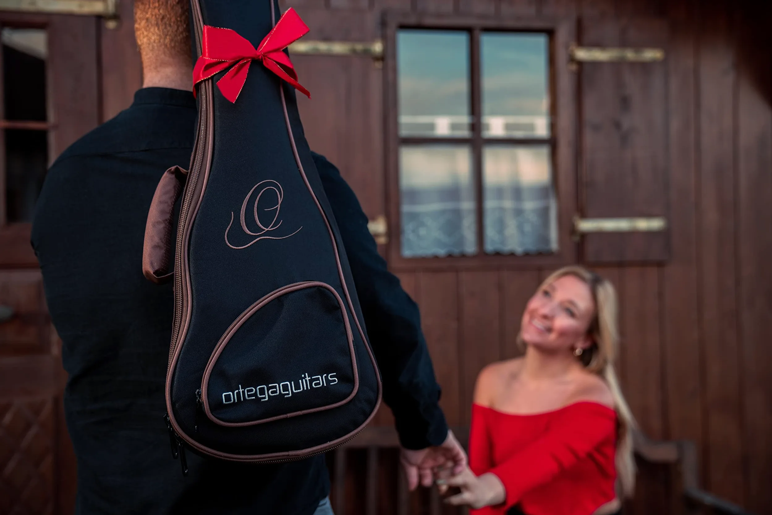 Ortega Guitars Ukulele Tenore Elettro-Acustico – Bamboo Series – Gig Bag Inclusa – Bamboo, Natural (RUNAB-TE)