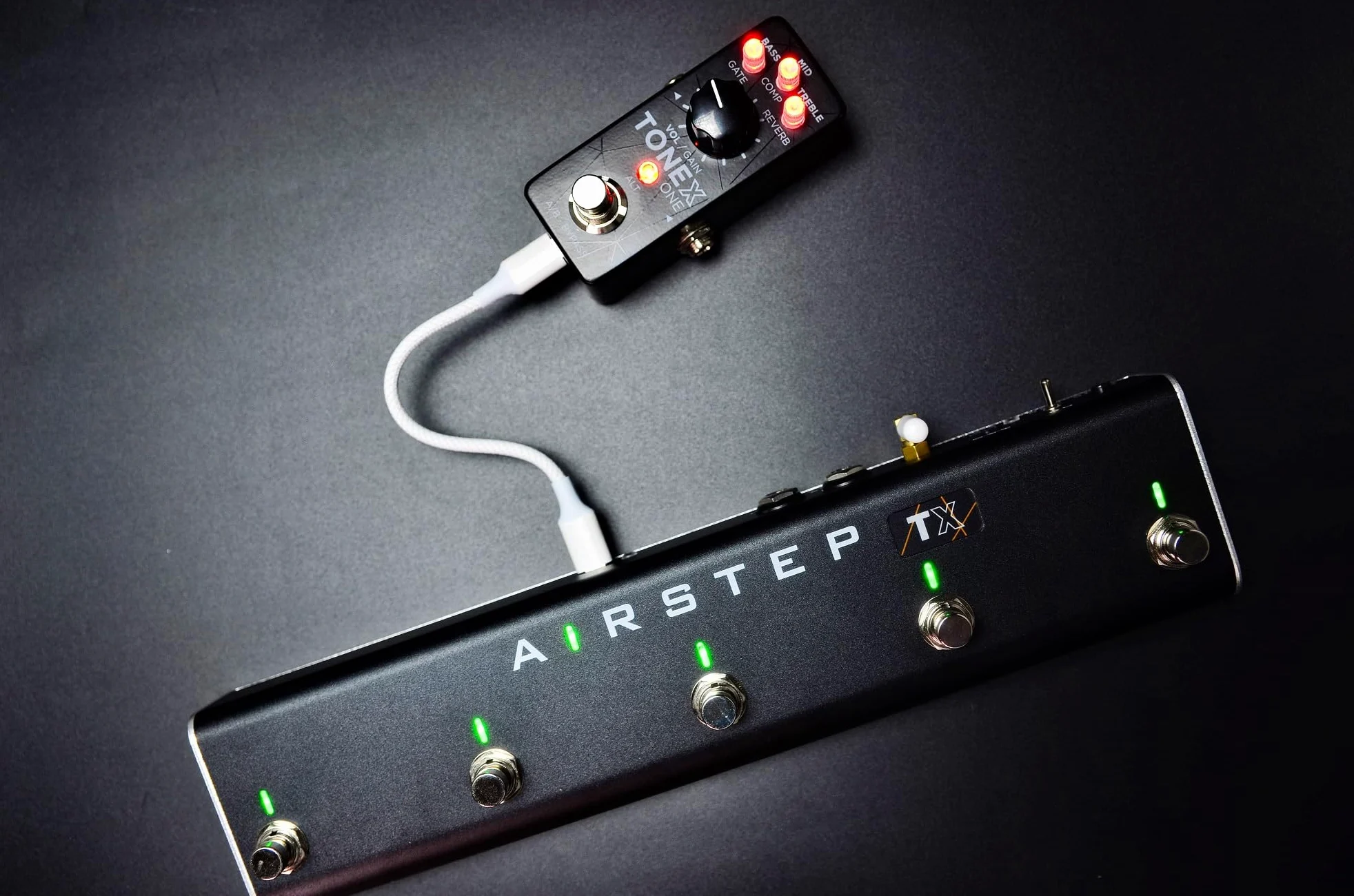 XSONIC Airstep TX Edition, Tonex One e pedale, 2 modalità di controllo, 2 ingressi, parametrici pedali tramite l'app Airstep TX