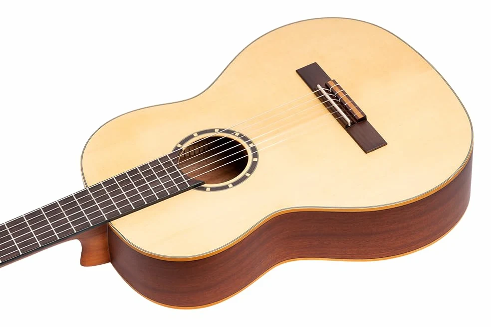 Ortega Guitars Chitarra Concerto per Mancini Full Size - Serie Family - include Gig Bag - top in mogano/abete (R121L)