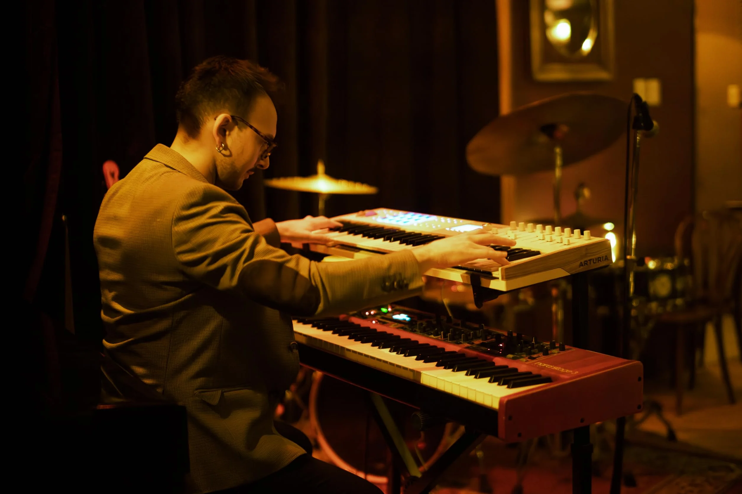 Arturia KeyLab 61 MK3 tastiera controller MIDI Nero per produzione musica, software tutto in uno - 61 tasti, 9 encoder, 9 fader, 1 ruota di modulazione, 1 ruota di Pitch Bend, 12 pad - Bianca