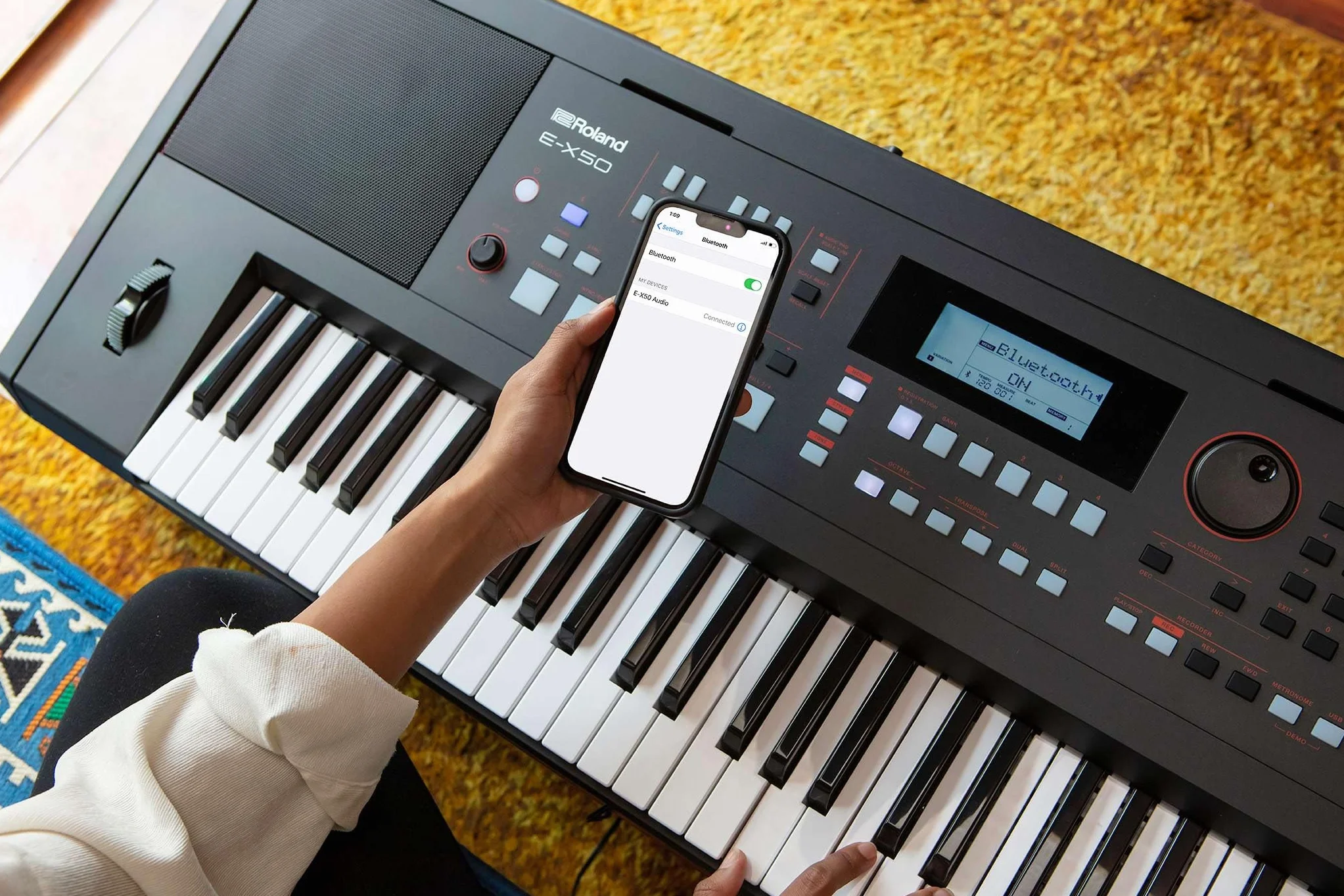 Roland E-X50 Tastiera Arranger Elettronica – Facile da usare | Speaker Stereo | Bluetooth | Suoni Roland Professionali | Ingresso Microfonico | Funzione di Accompagnamento Automatico